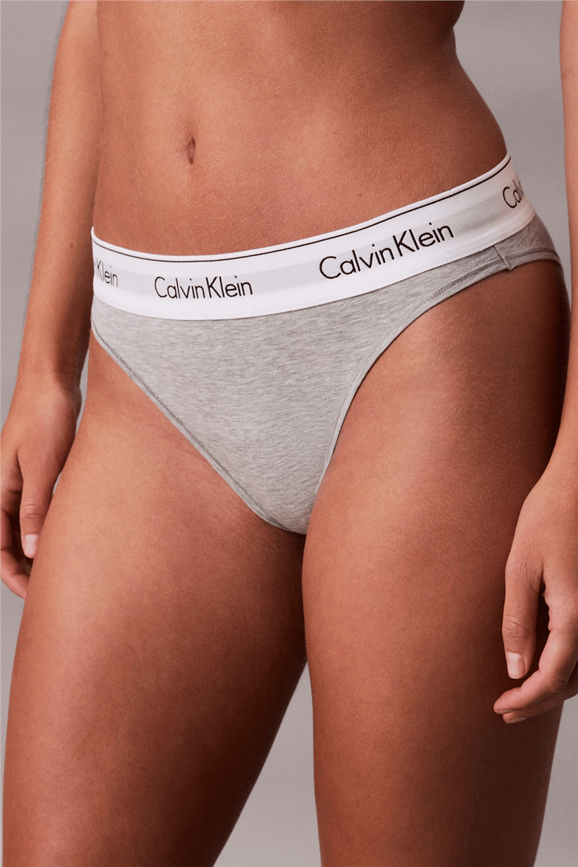 Calvin Klein Kadın High Leg Tanga Külot Gri
