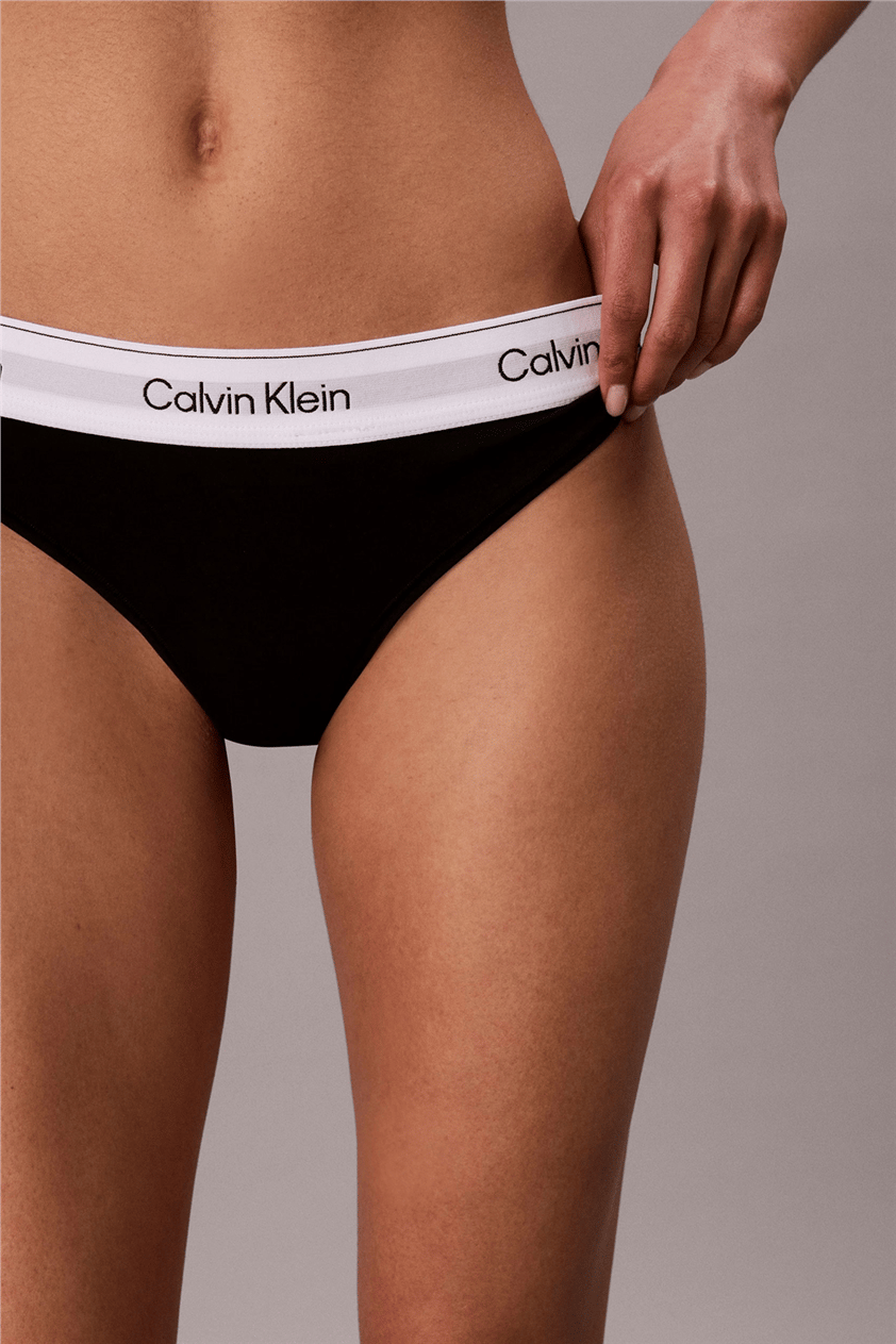 Calvin Klein Thong Kadın Külot Siyah