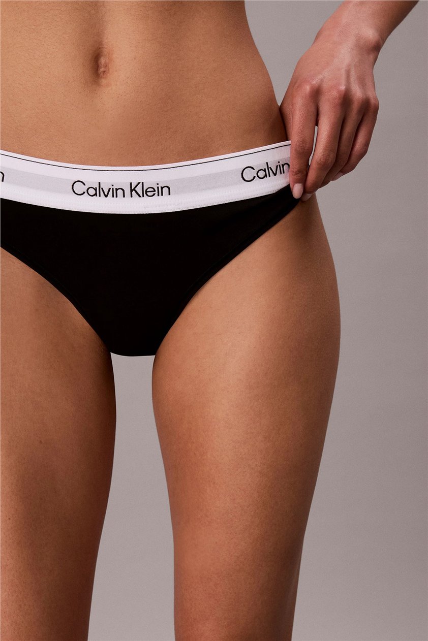 Calvin Klein Thong Kadın Külot Siyah