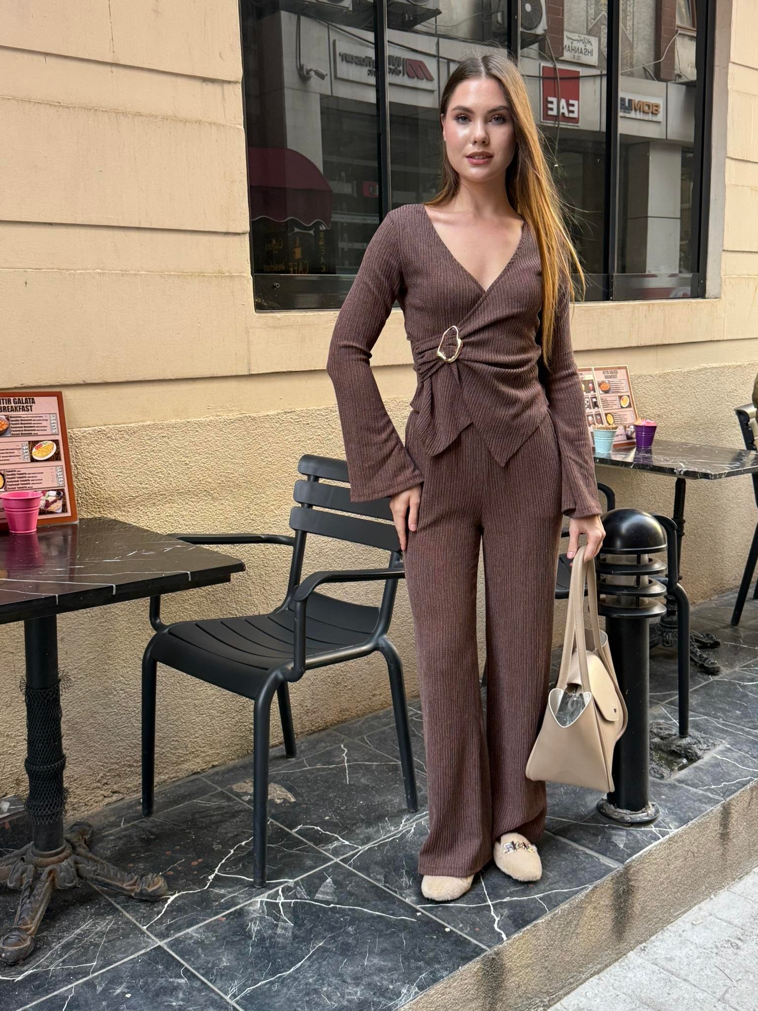 Kruvaze Tokalı Takım Kahve