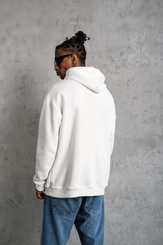 Erkek Oversize Kapüşonlu Sweatshirt – Beyaz Renk Üç İplik İçi Pamuklu Kanguru Cepli Baskılı Hoodie Rahat Kalıp Kışlık Günlük Kombinlere Uygun - Beyaz