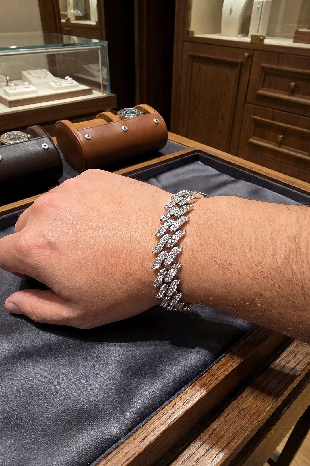 Gümüş Renk Zirkon Taşlı Cuba Zincir Model Erkek Bileklik