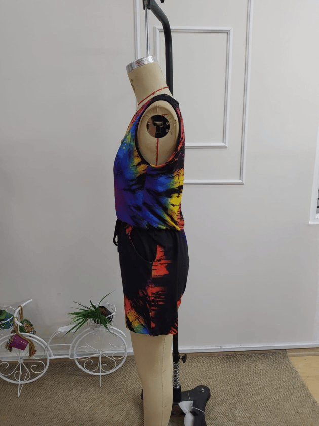 Kadın Askılı önden Fermuarlı Beli Lastikli Ve Bağcıklı Desenli Kısa Tulum