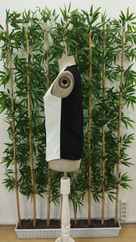 Kadın Kolsuz V Yakalı Blok Renkli Ithal Krep Bluz