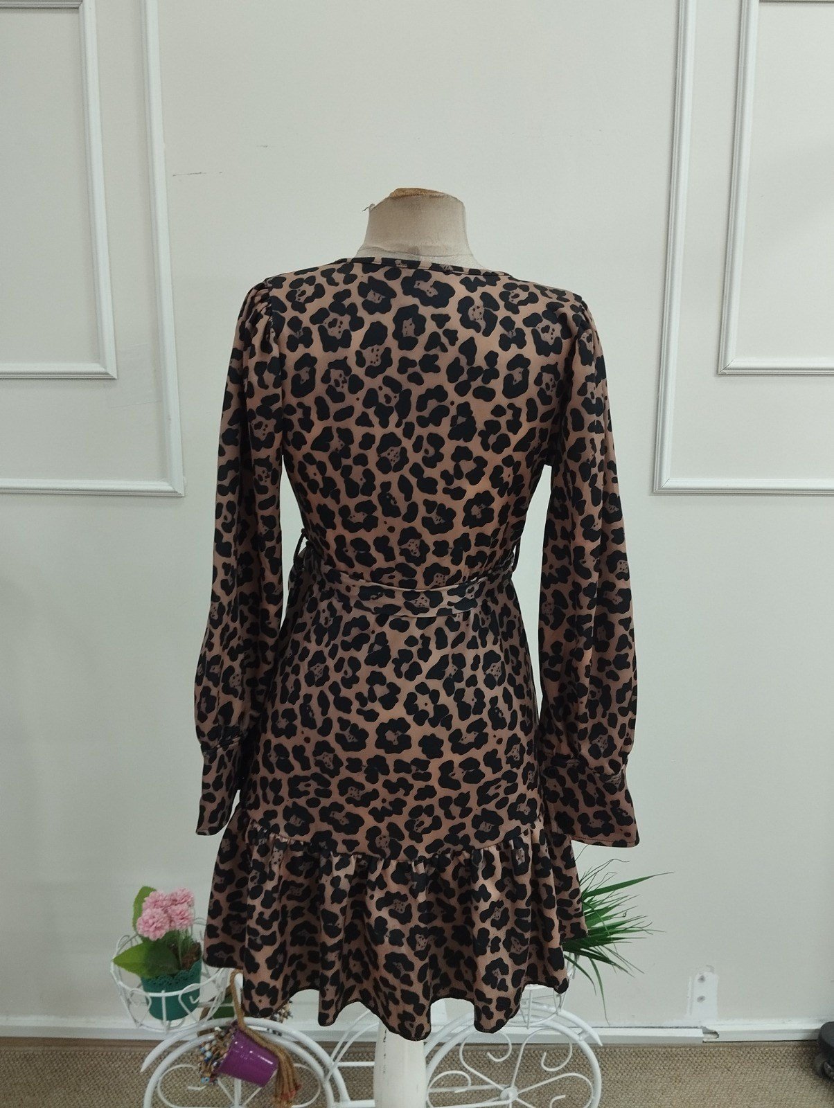 Kadın Uzun Kollu Kruvaze Yakalı Belden Bağcıklı Kısa Leopar Desenli Modal Elbise