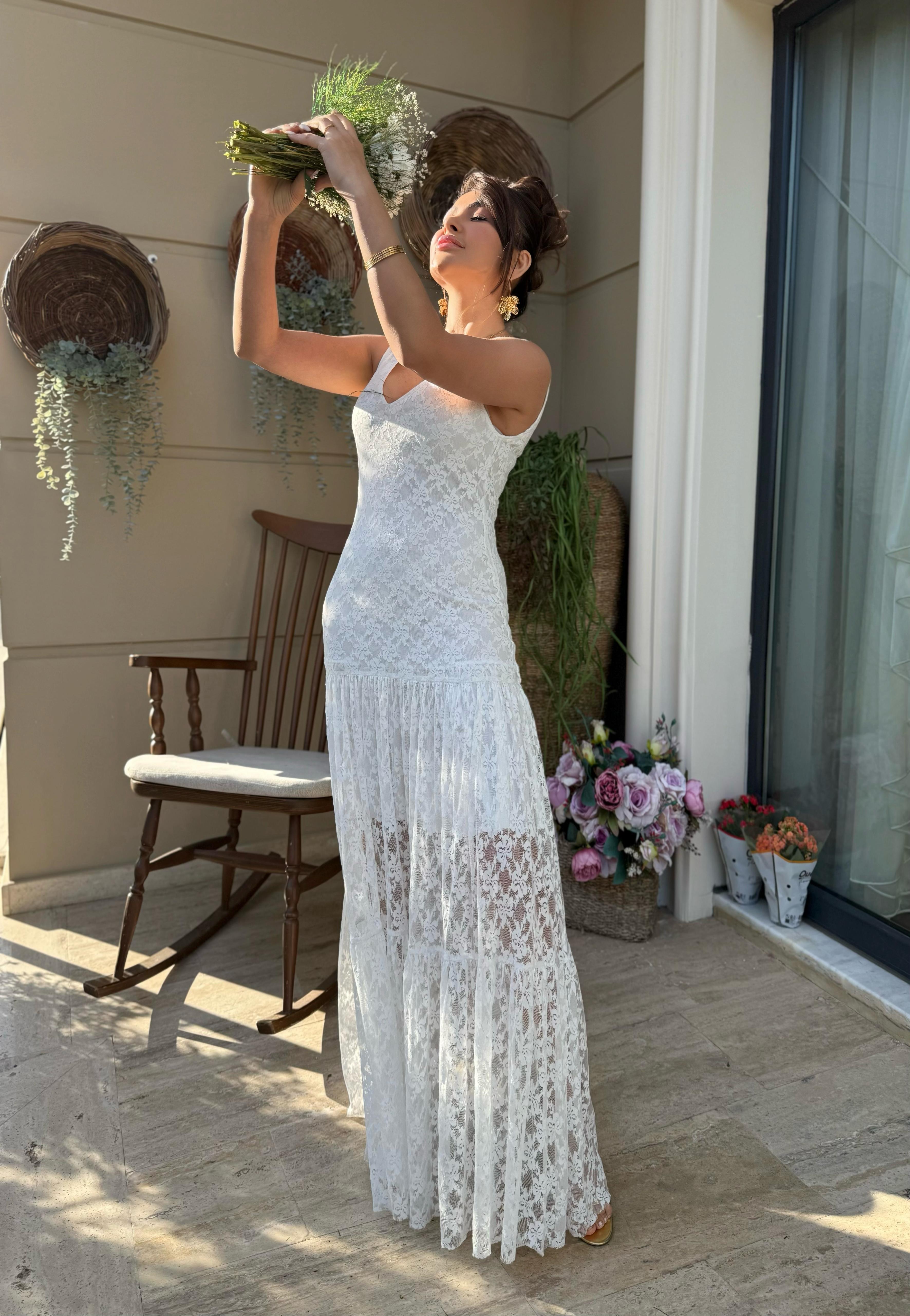 DANTEL TASARIM ELBİSE 01 