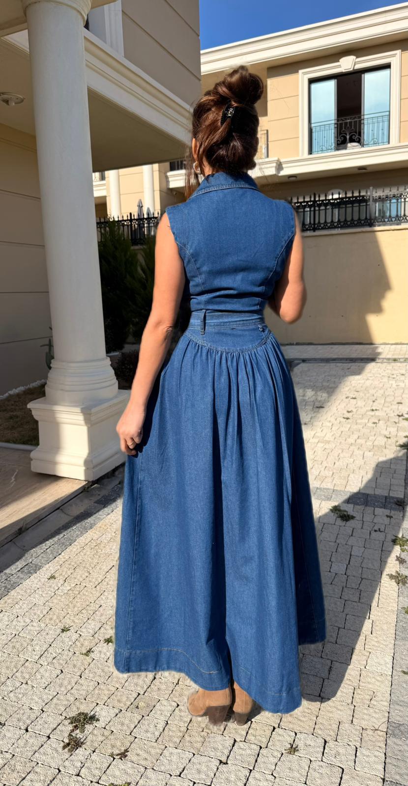 Düğmeli Elbise