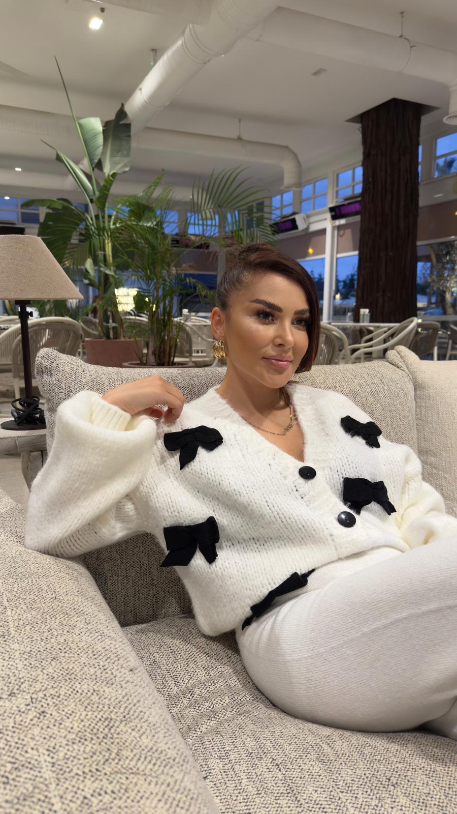 FİYONK DETAYLI HIRKA