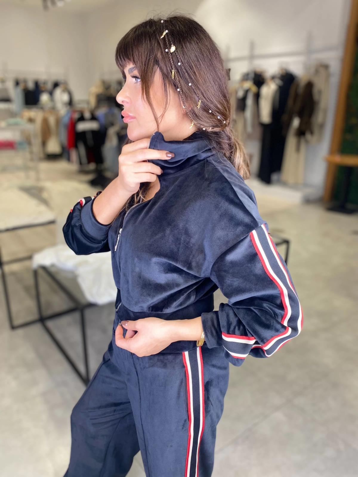 YAN ŞERİT DETAYLI SWEATSHIRT 02