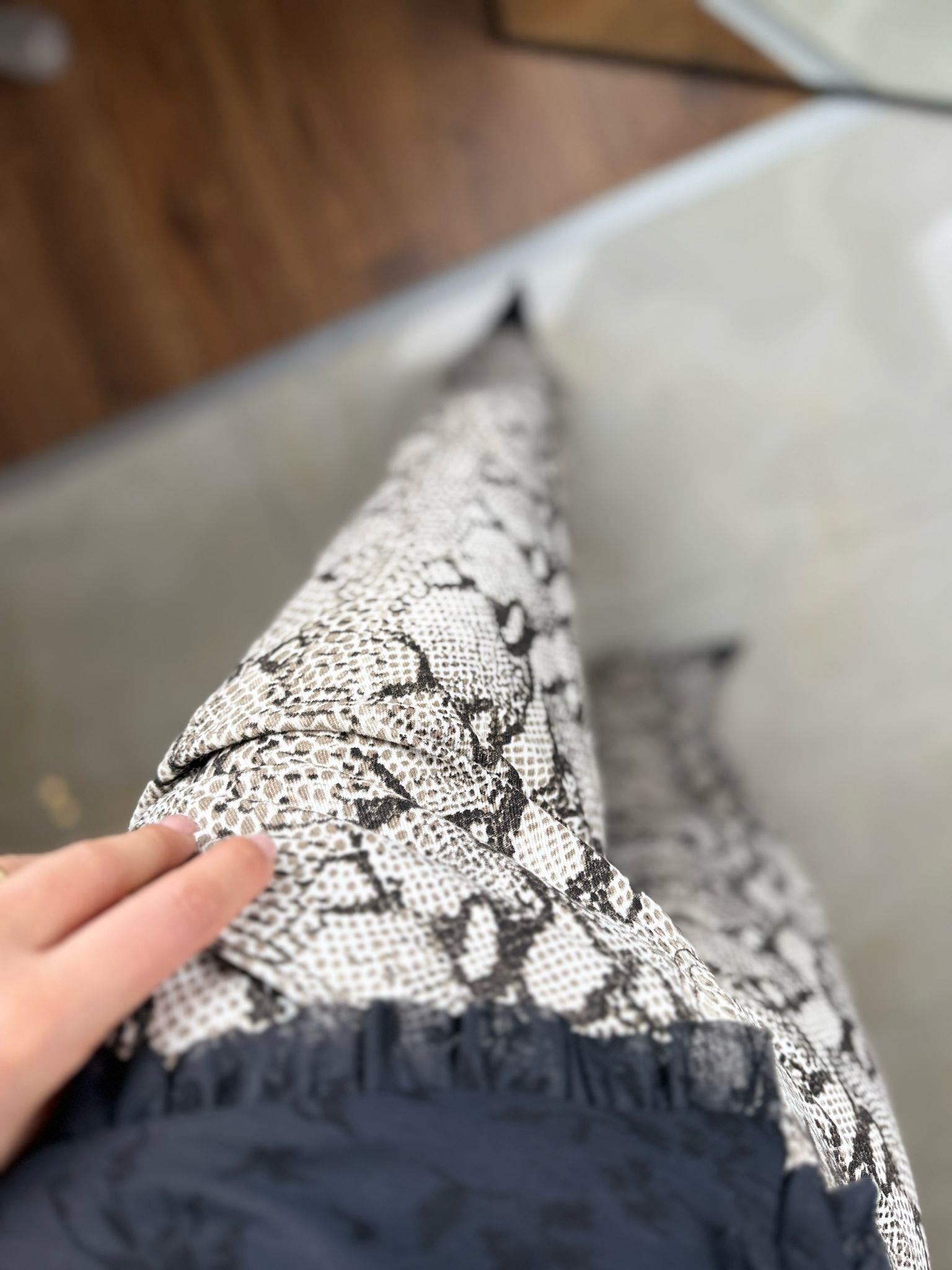 YILAN DESEN TASARIM PANTOLON