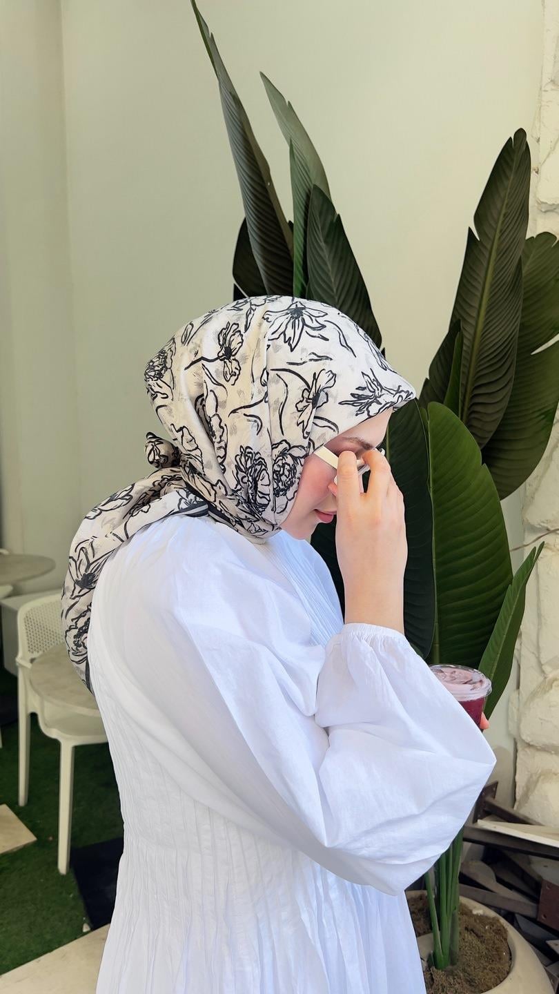 FLORA DESEN EŞARP KREM SİYAH-5