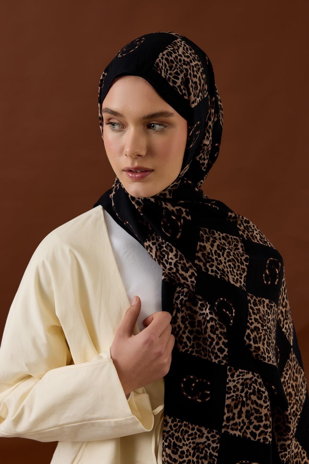 LEONA DESEN ŞAL-SİYAH