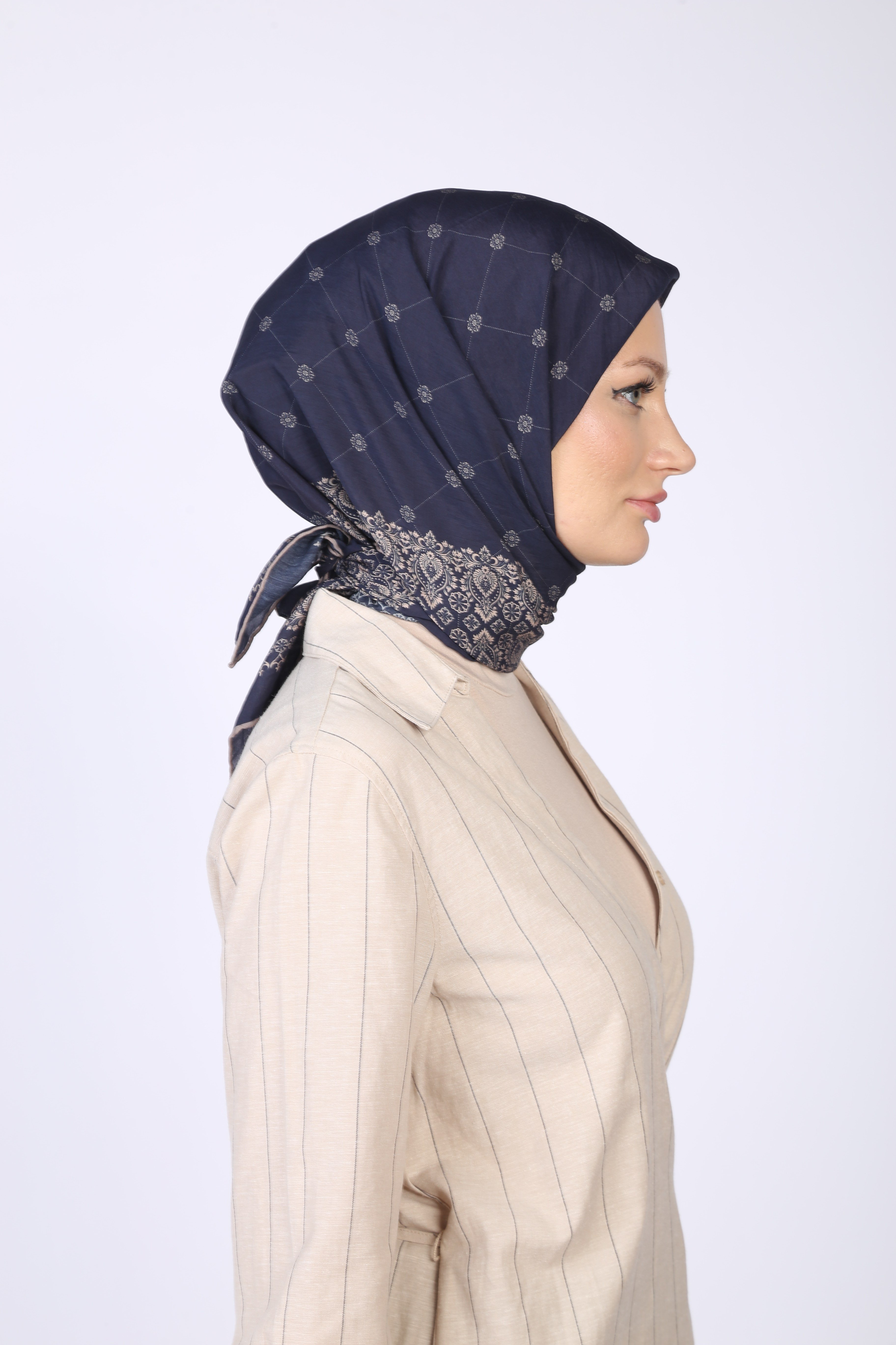 Lina Desen Eşarp Lacivert
