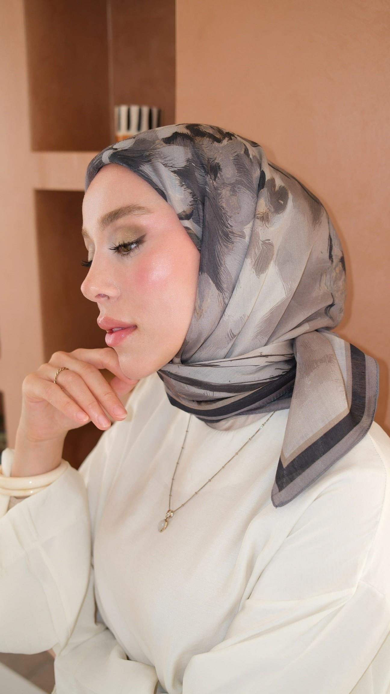 SAKURA DESEN EŞARP SİYAH GRİ-7