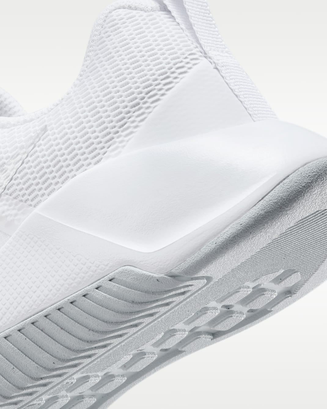 NIKE W MC TRAINER 3 Spor Ayakkabı Kadın