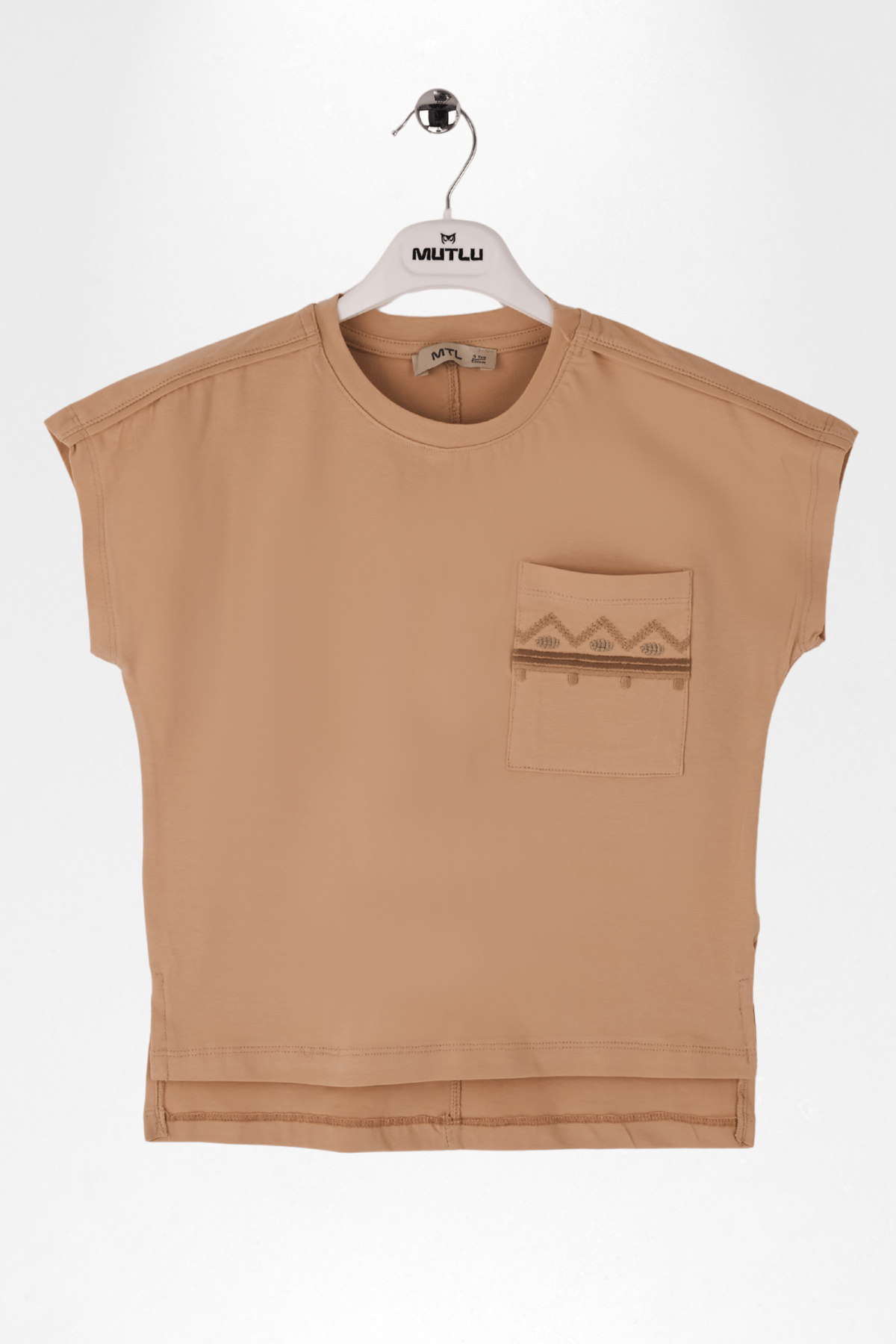 CEP NAKIŞLI KIZ TSHIRT