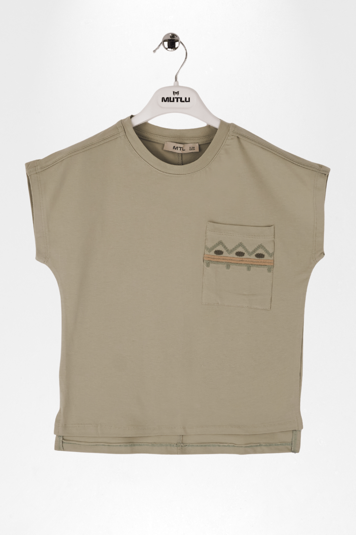 CEP NAKIŞLI KIZ TSHIRT