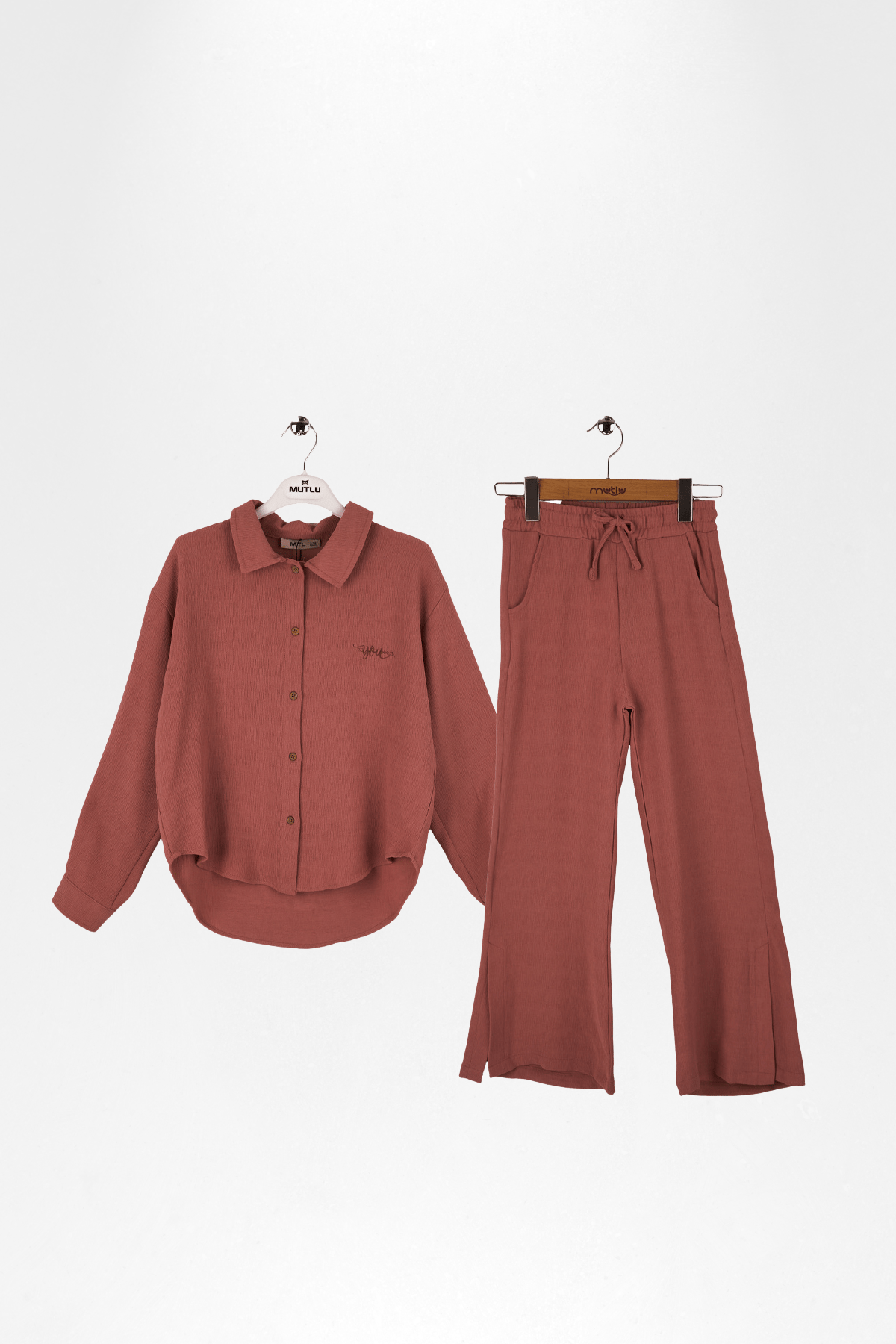 PANTOLONU YIRTMAÇLI KIZ ALT ÜST TAKIM