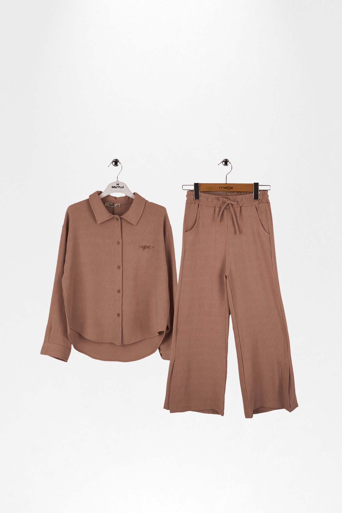 PANTOLONU YIRTMAÇLI KIZ ALT ÜST TAKIM