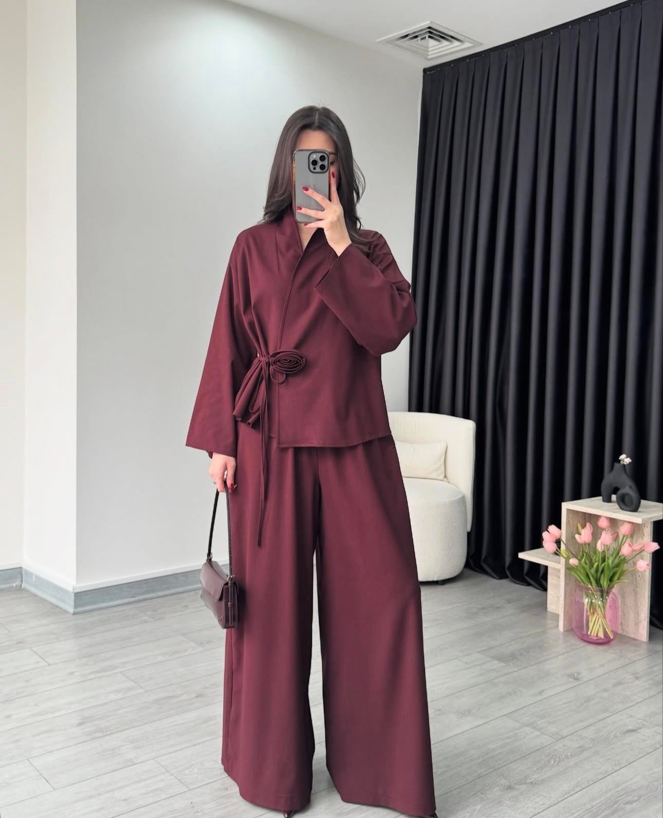 KADIN GÜL BROŞ DETAYLI TAKIM