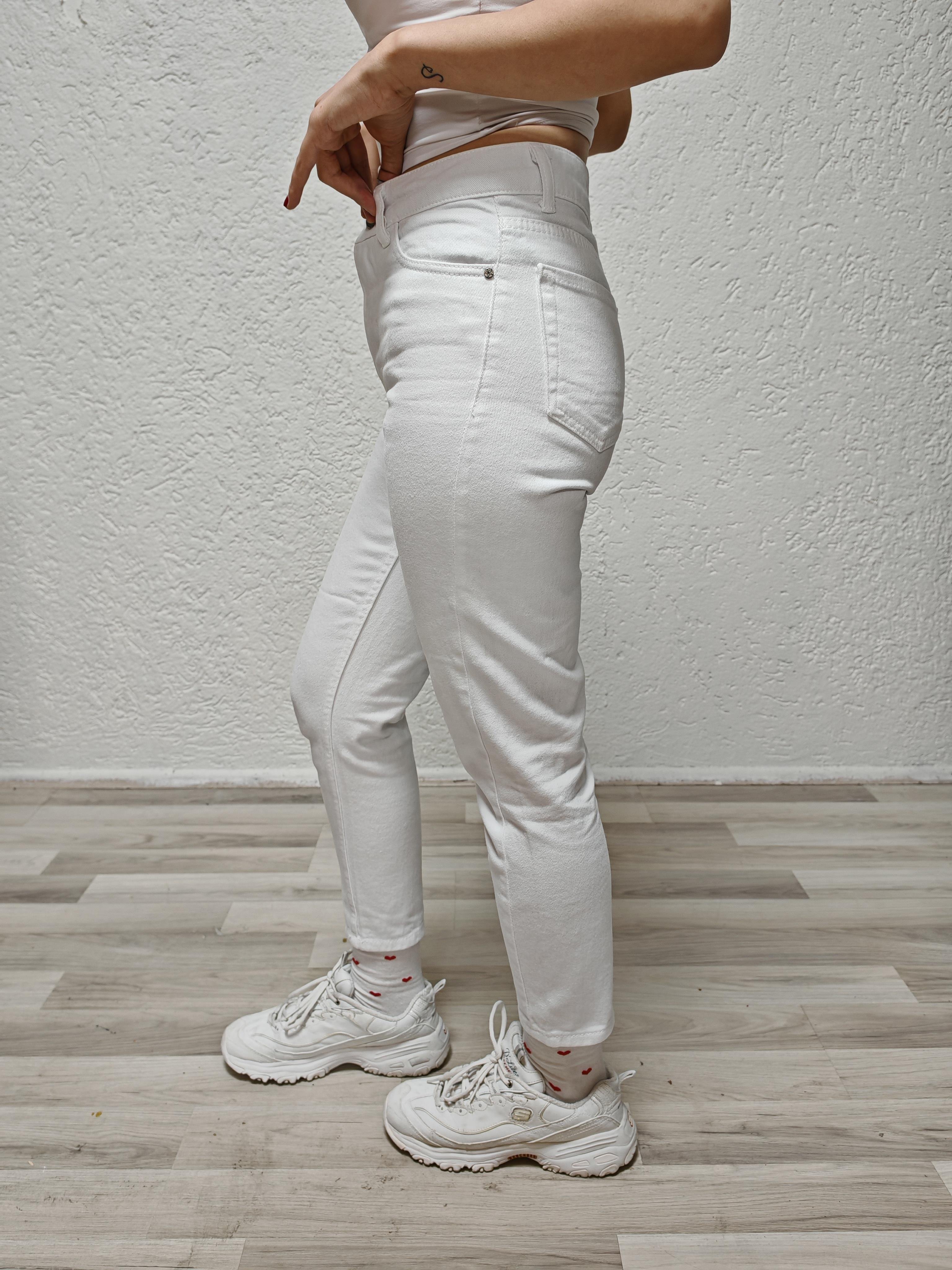 beyaz basic mom jean kadın pantolon