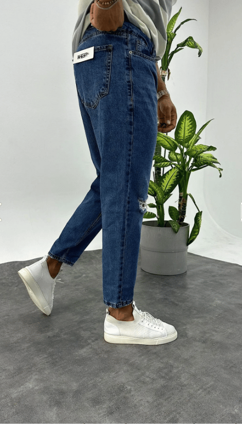 Boyfriend Koyu Mavi Taşlamalı Yırtık Modelli Kot Pantolon