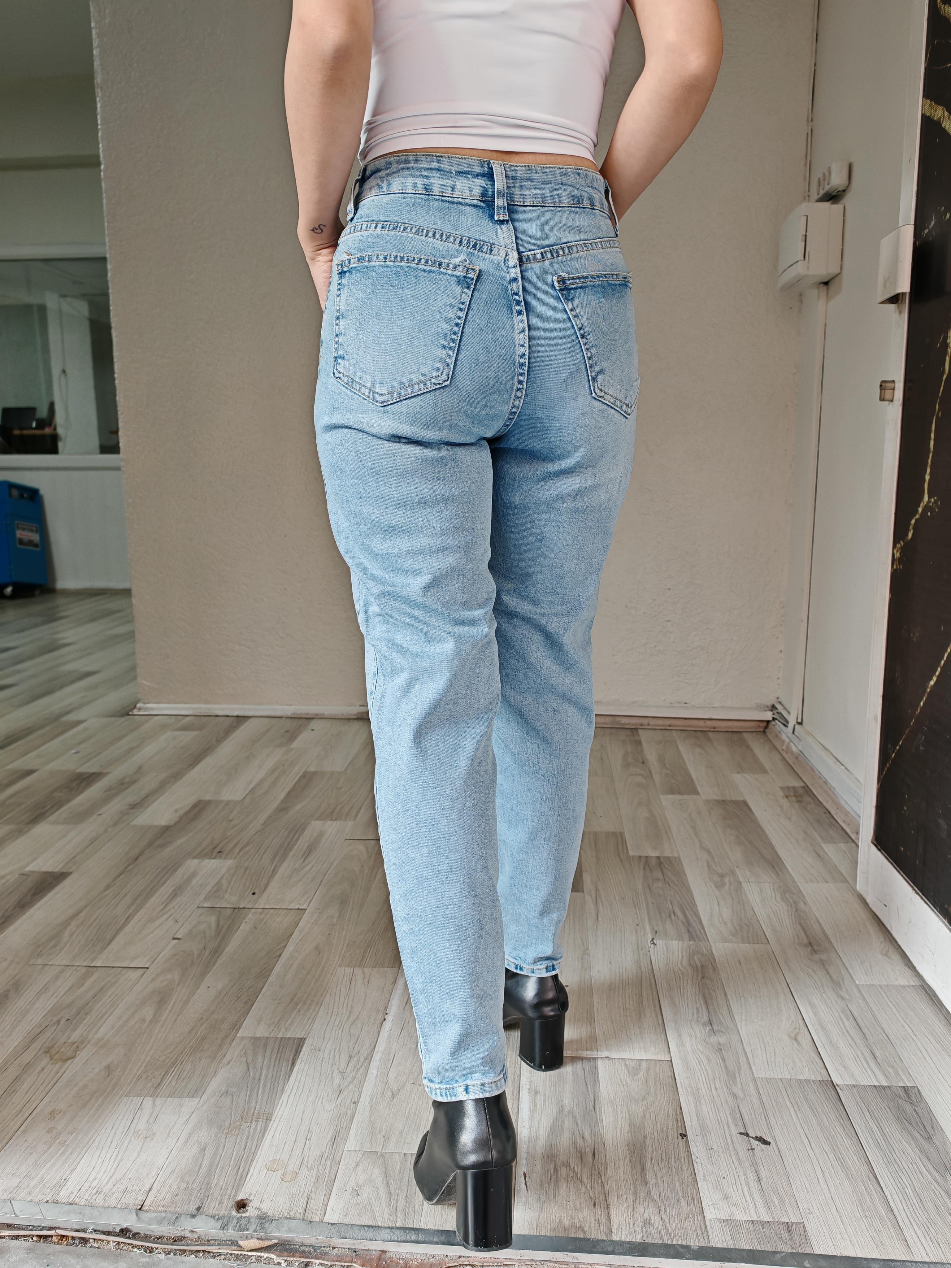 taşlama detaylı buz mavi mom jean kadın pantolon