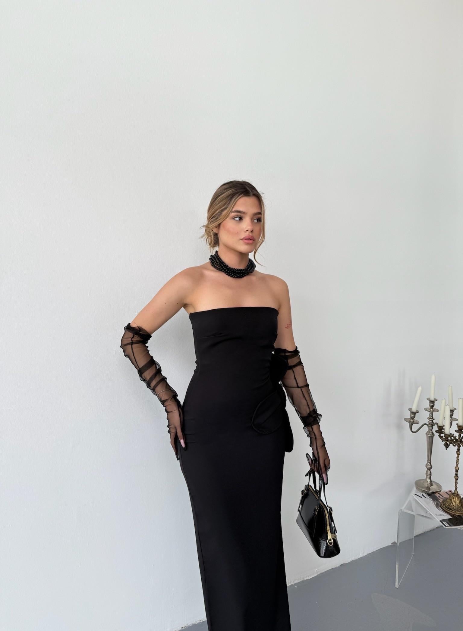 Gül Detaylı Straplez Elbise 