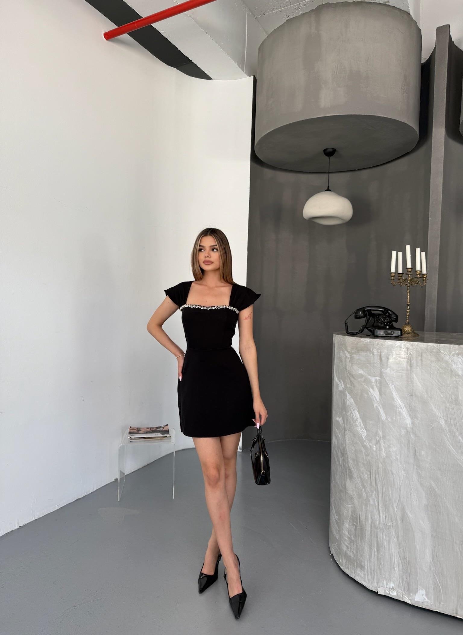 Siyah Taş Detaylı Mini Düğün Nişan Mezuniyet Kadın Elbise
