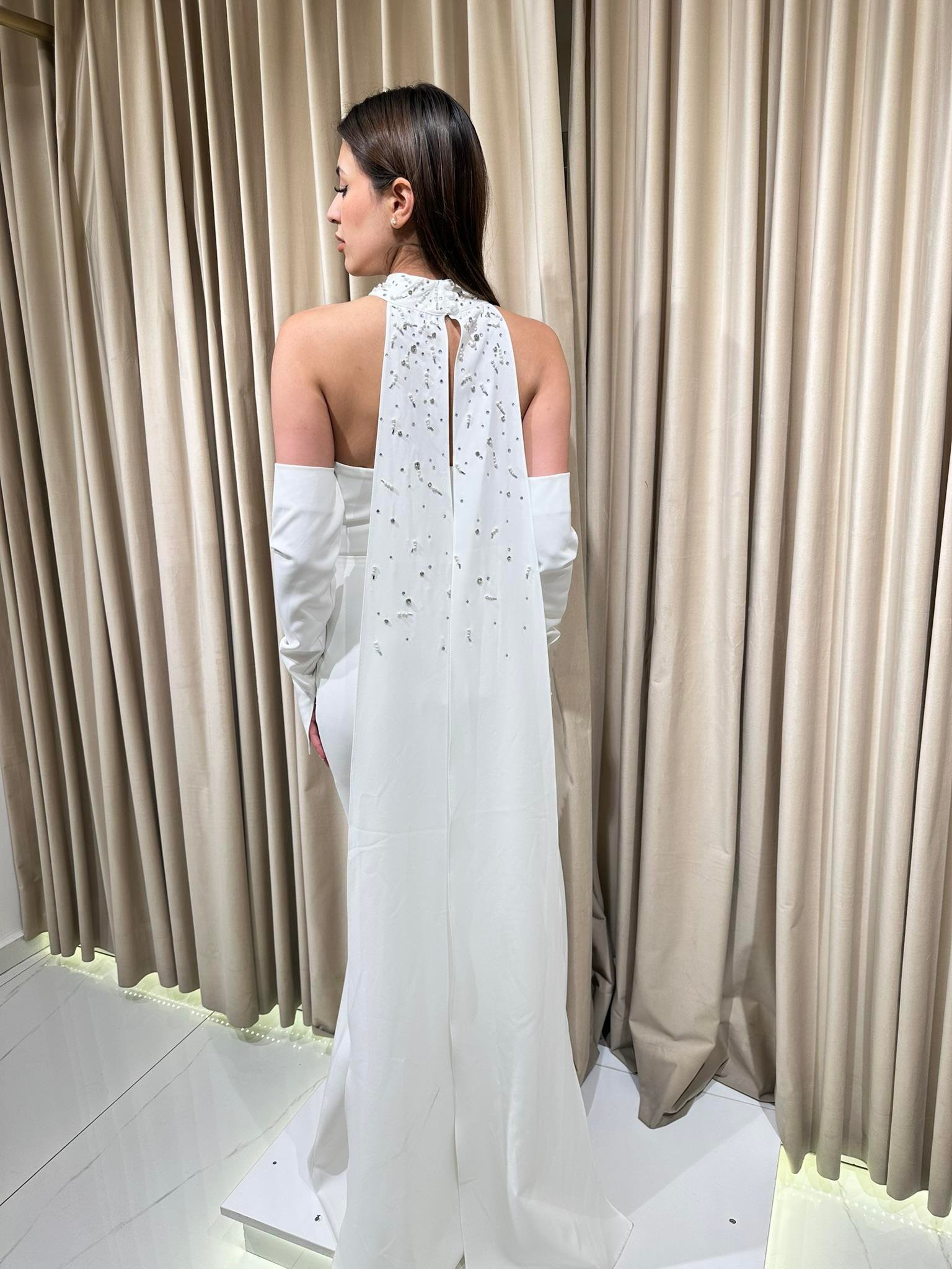 Beyaz Taş İşlemeli Balık Model Eldivenli Abiye Elbise | Kaleiçi Yıldızlar