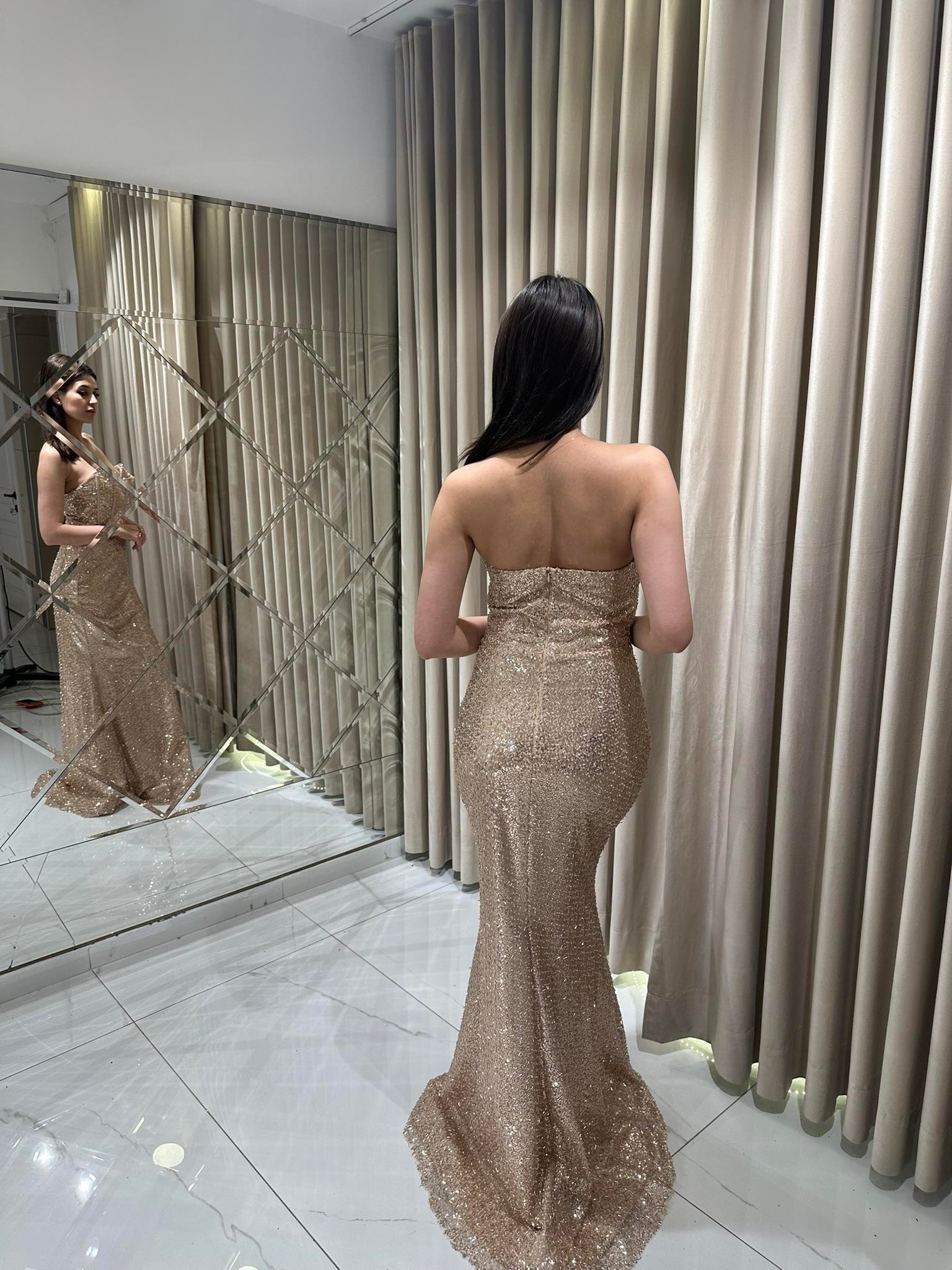 Gold Çift Yaka Taş İşlemeli Abiye Elbise | Kaleiçi Yıldızlar