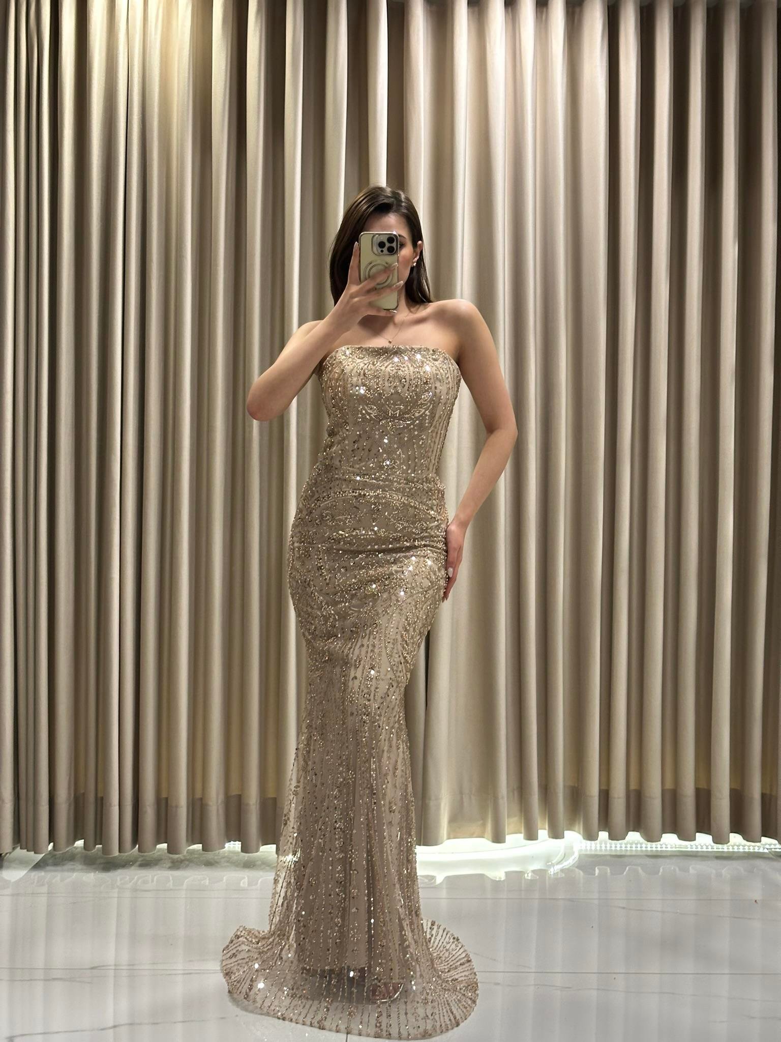 Gold V Yaka Taşlı Abiye Elbise | Kaleiçi Yıldızlar