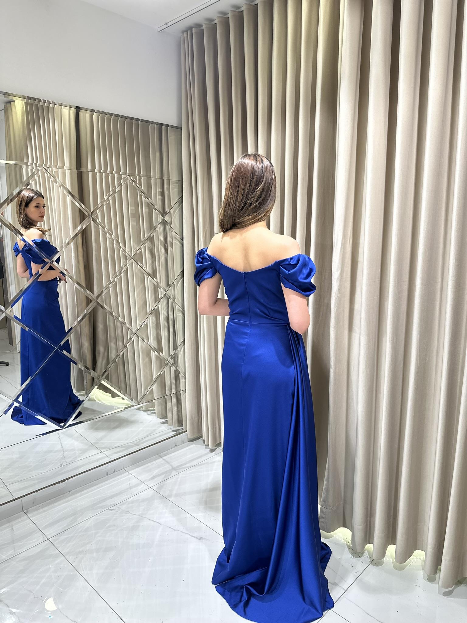 Kayık Yaka Düşük Kol Önü Drapeli Yırtmaçlı Yandan Pelerinli Balık  Abiye En4858 4858