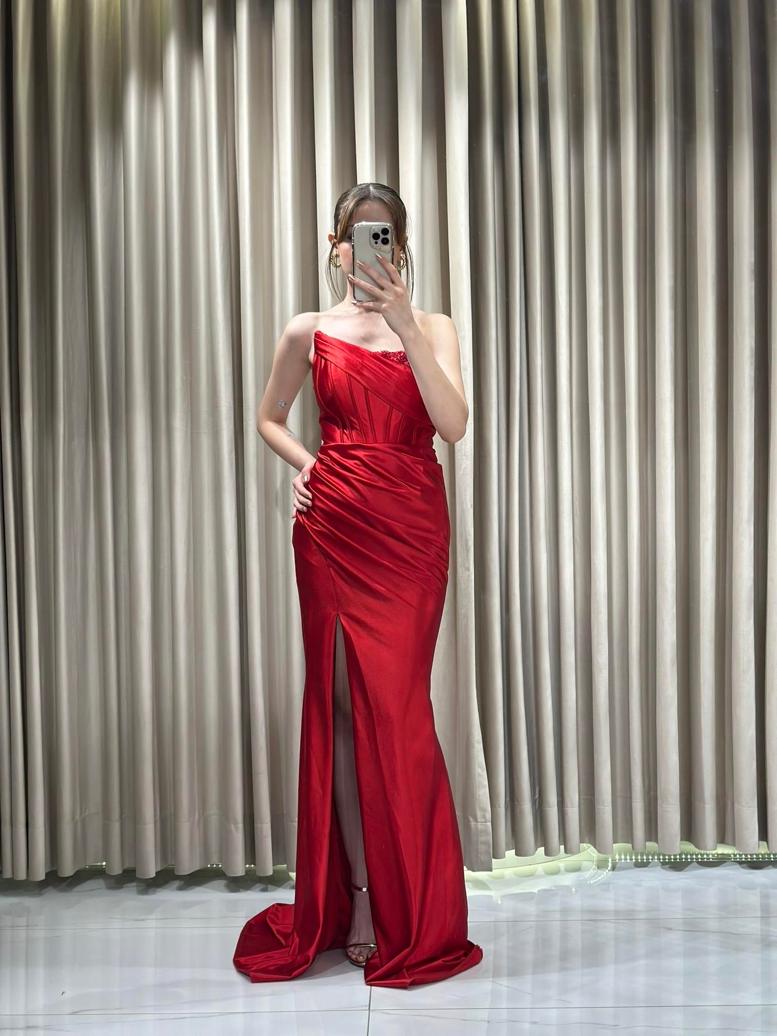 Kırmızı Balık Model Taşlı Abiye Elbise | Kaleiçi Yıldızlar