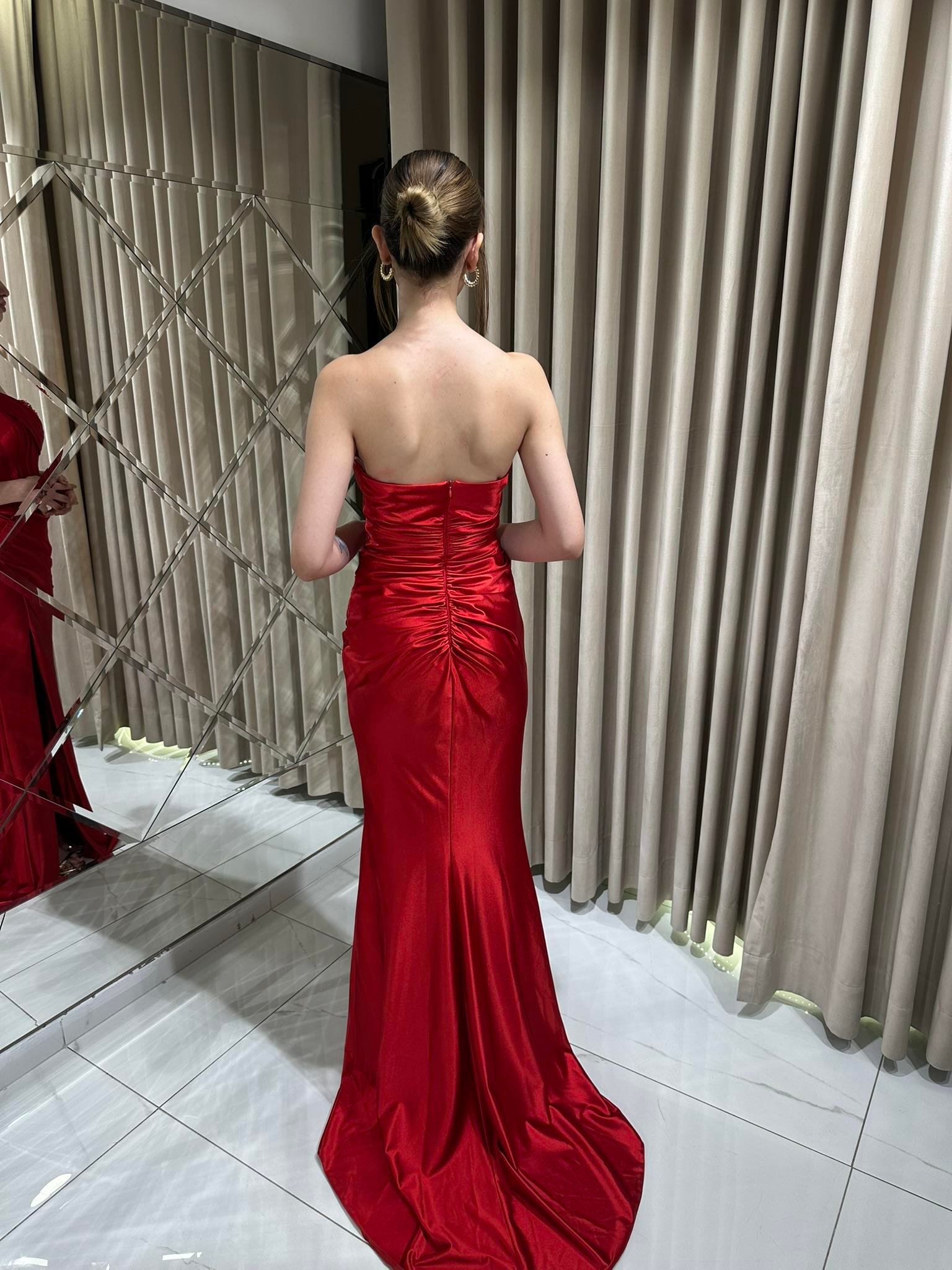 Kırmızı Balık Model Taşlı Abiye Elbise | Kaleiçi Yıldızlar