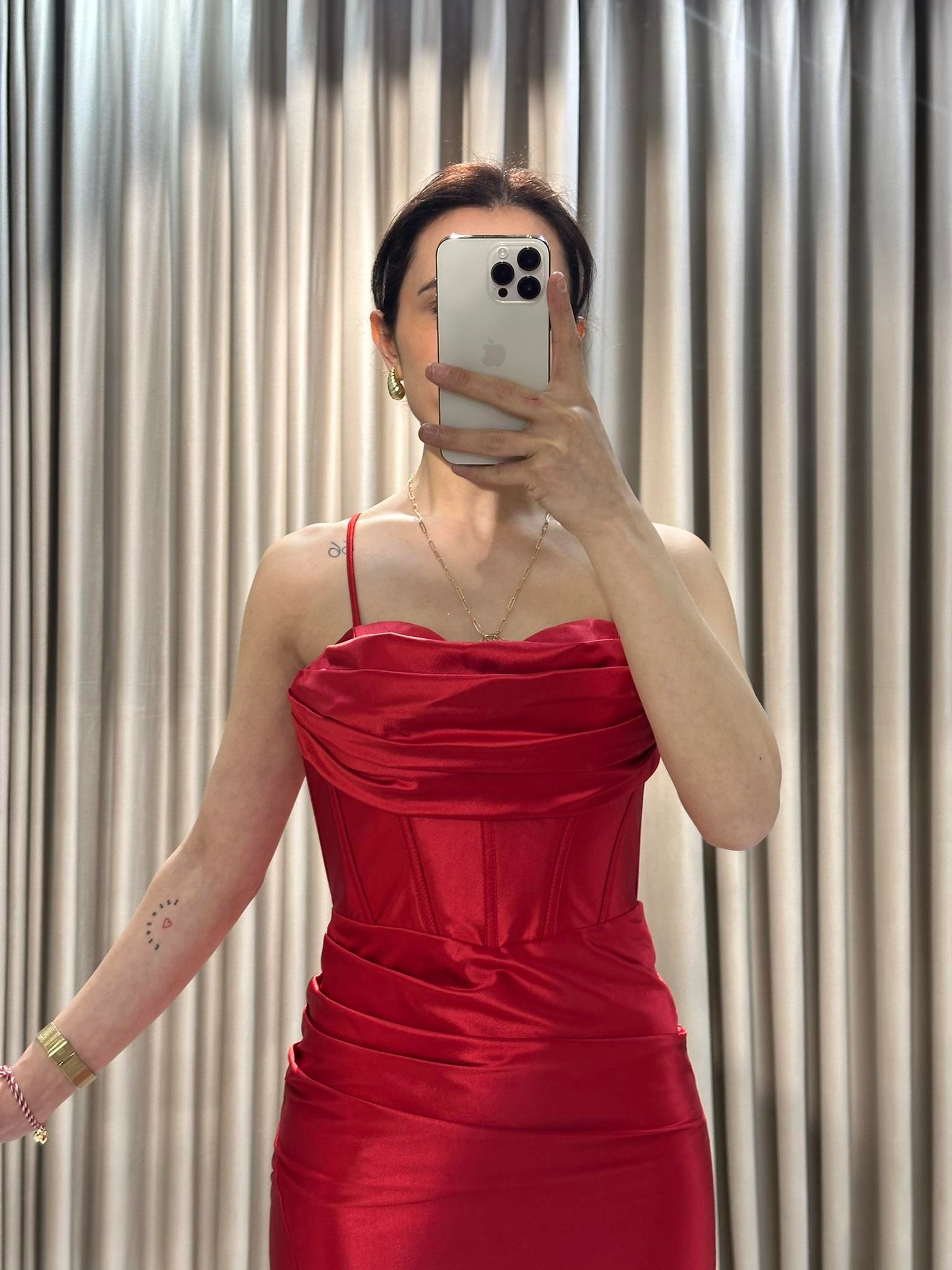 Kırmızı Degaje Yaka Örme Saten Abiye Elbise RK5118 | Kaleiçi Yıldızlar