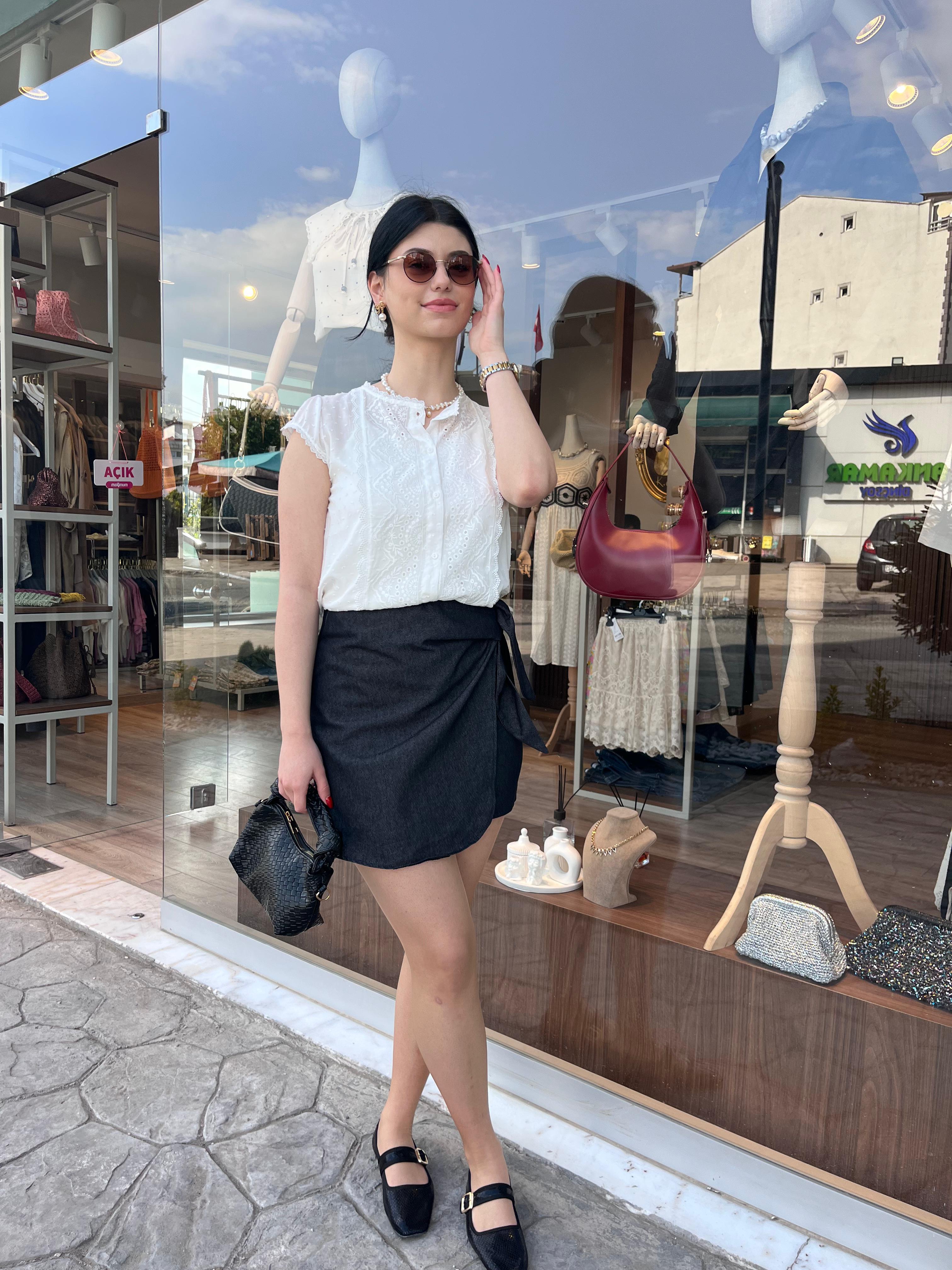 Dantel Detaylı Bluz