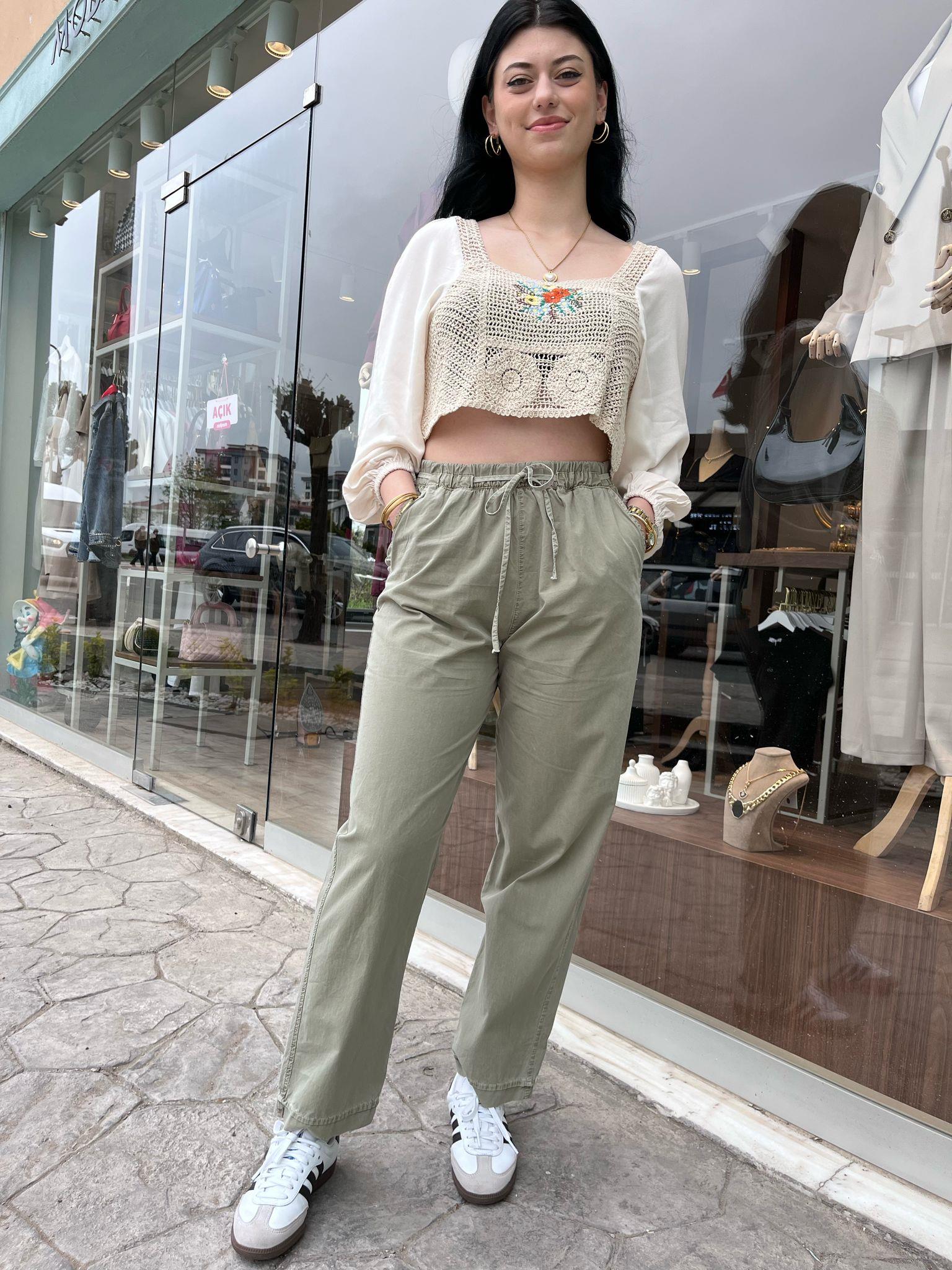 Örgü Detay Crop Blüz