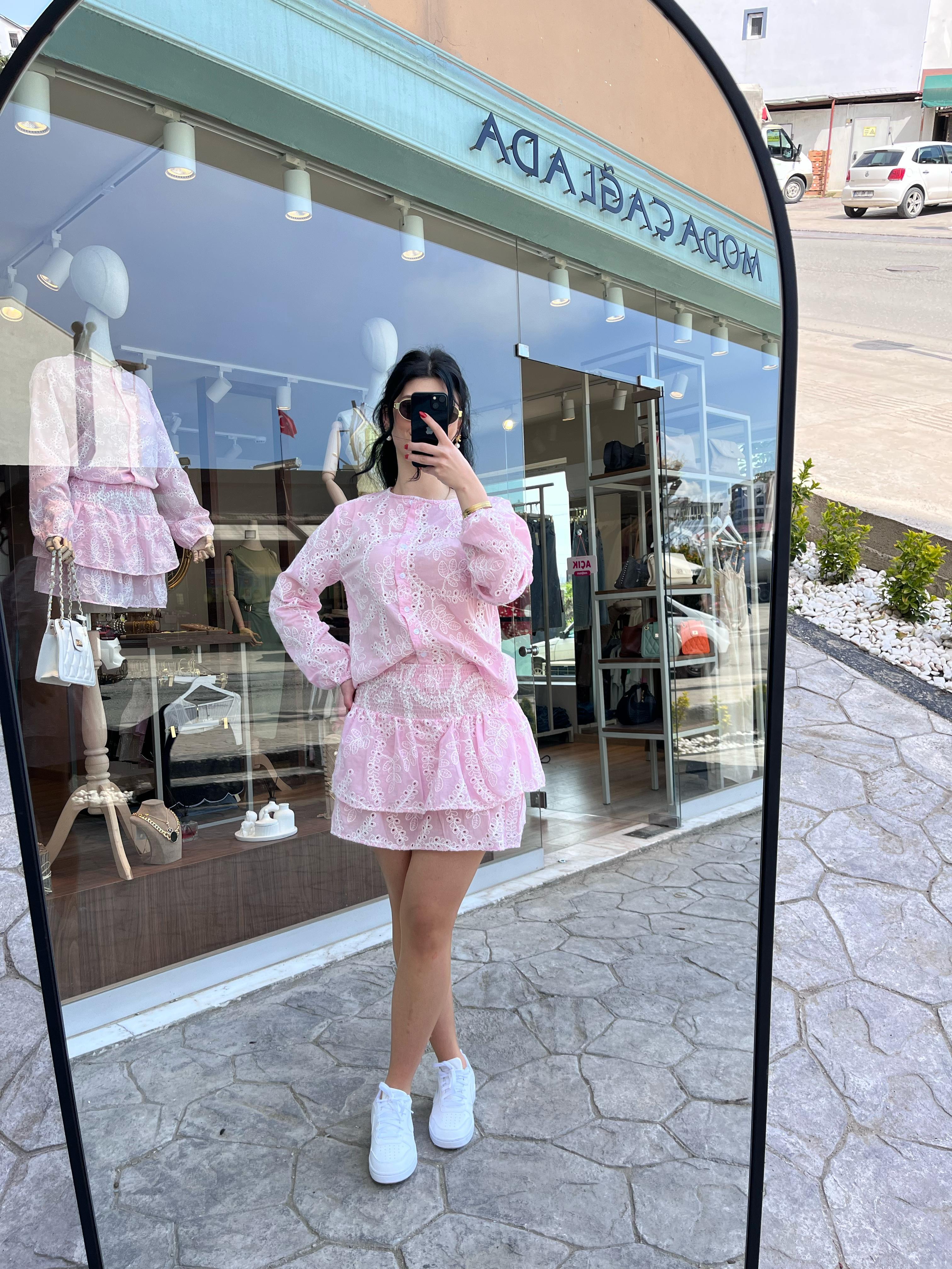 Pembe Güpürlü Takım