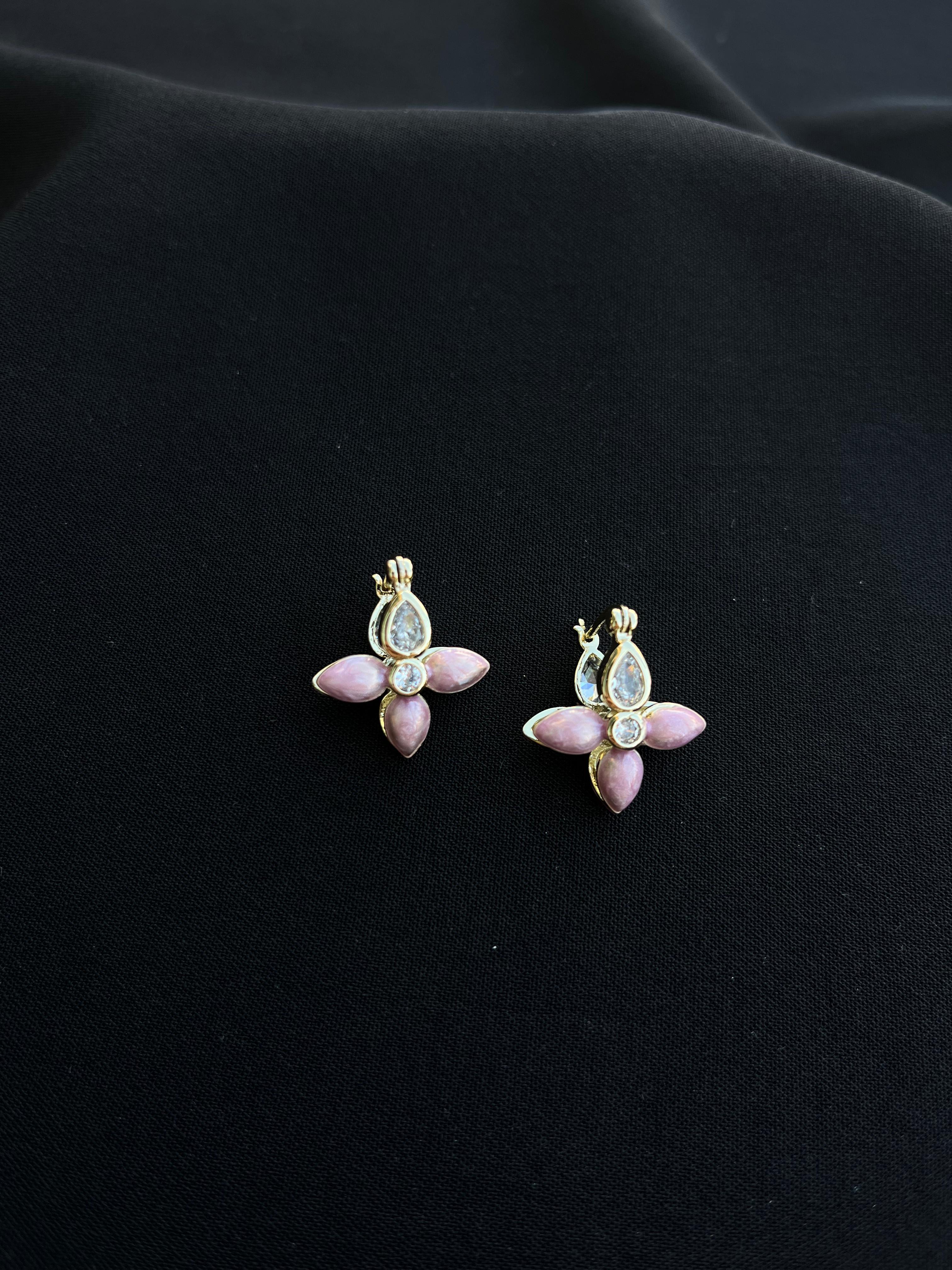 Pembe Yıldız Küpe