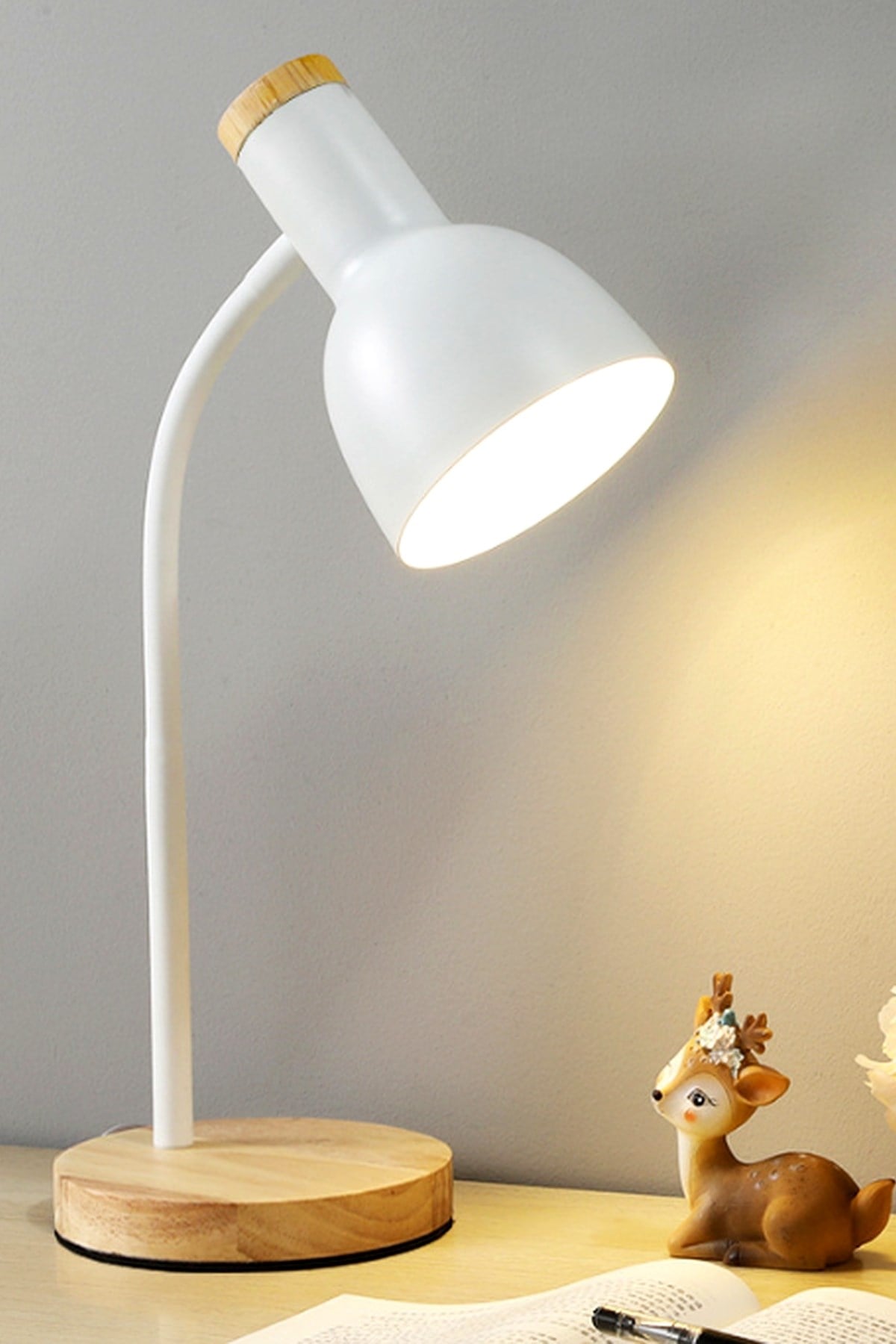 USB LED Masa Lambası Beyaz Ahşap Tabanlı Modern Dekoratif, Şık Esnek Boyunlu Ofis ve Çalışma Lambası