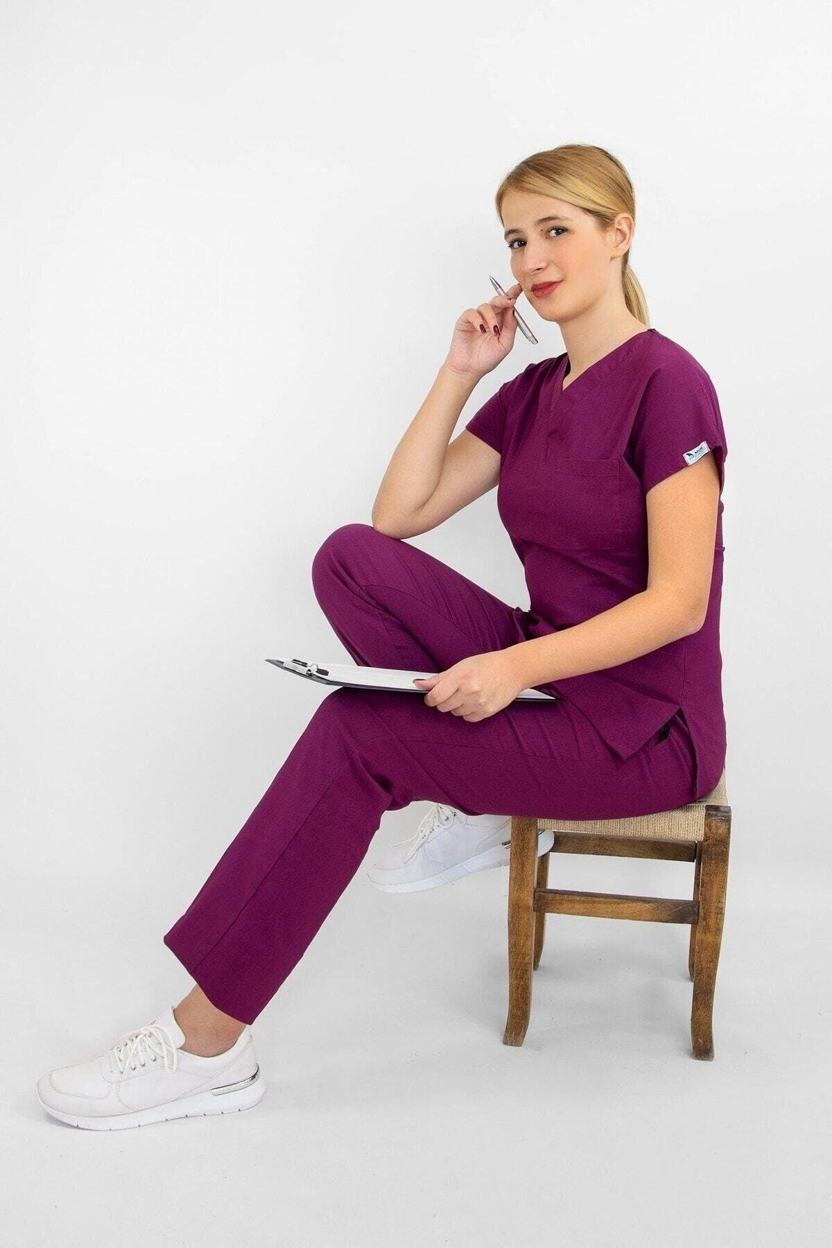 Açık Mürdüm Likralı Alt Üst Takım-Nur Medikal Giyim