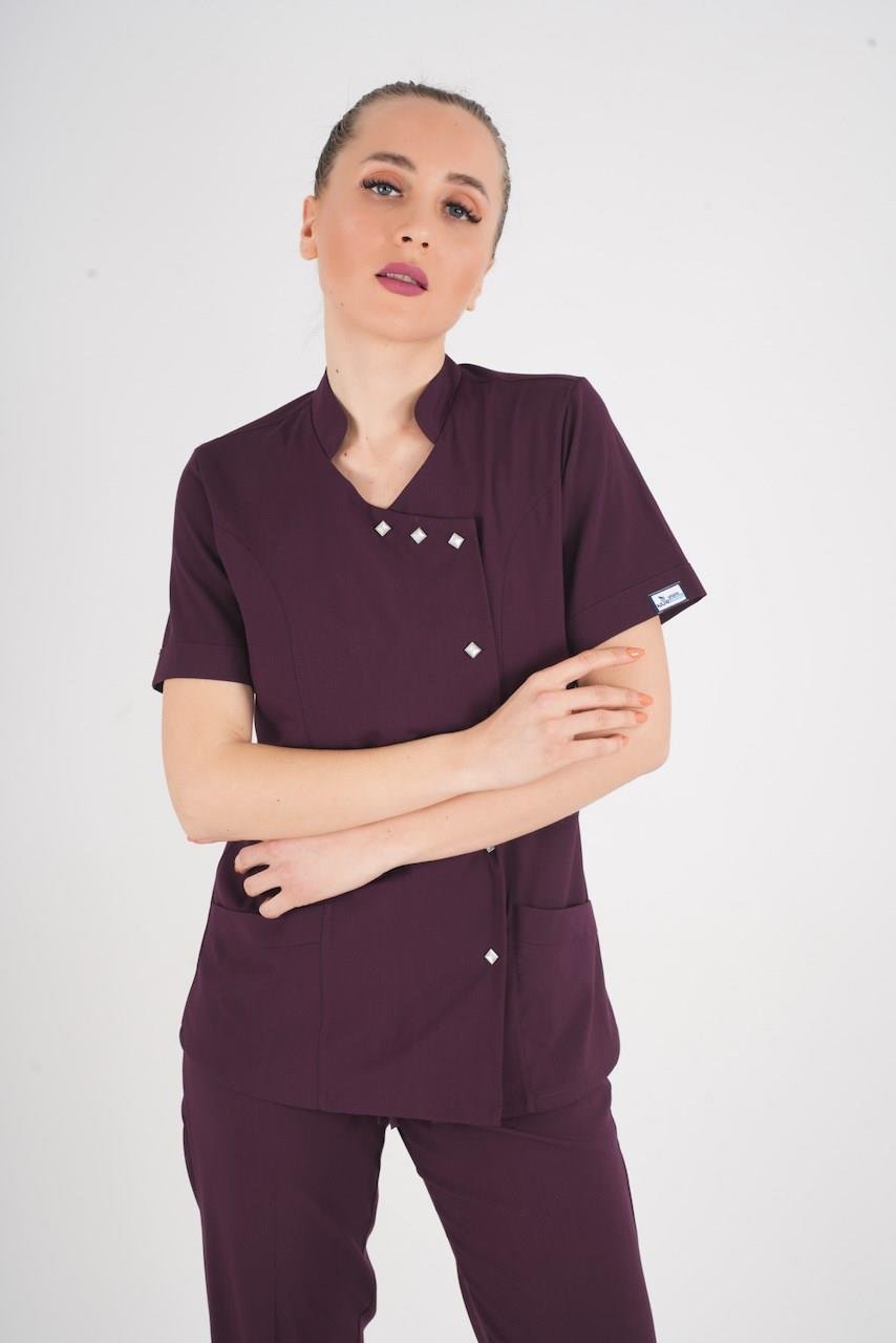 Aylu Model Soft Likra Mürdüm Doktor Hemşire Hastane Scrubs Üniforma Takımı-Nur Medikal Giyim