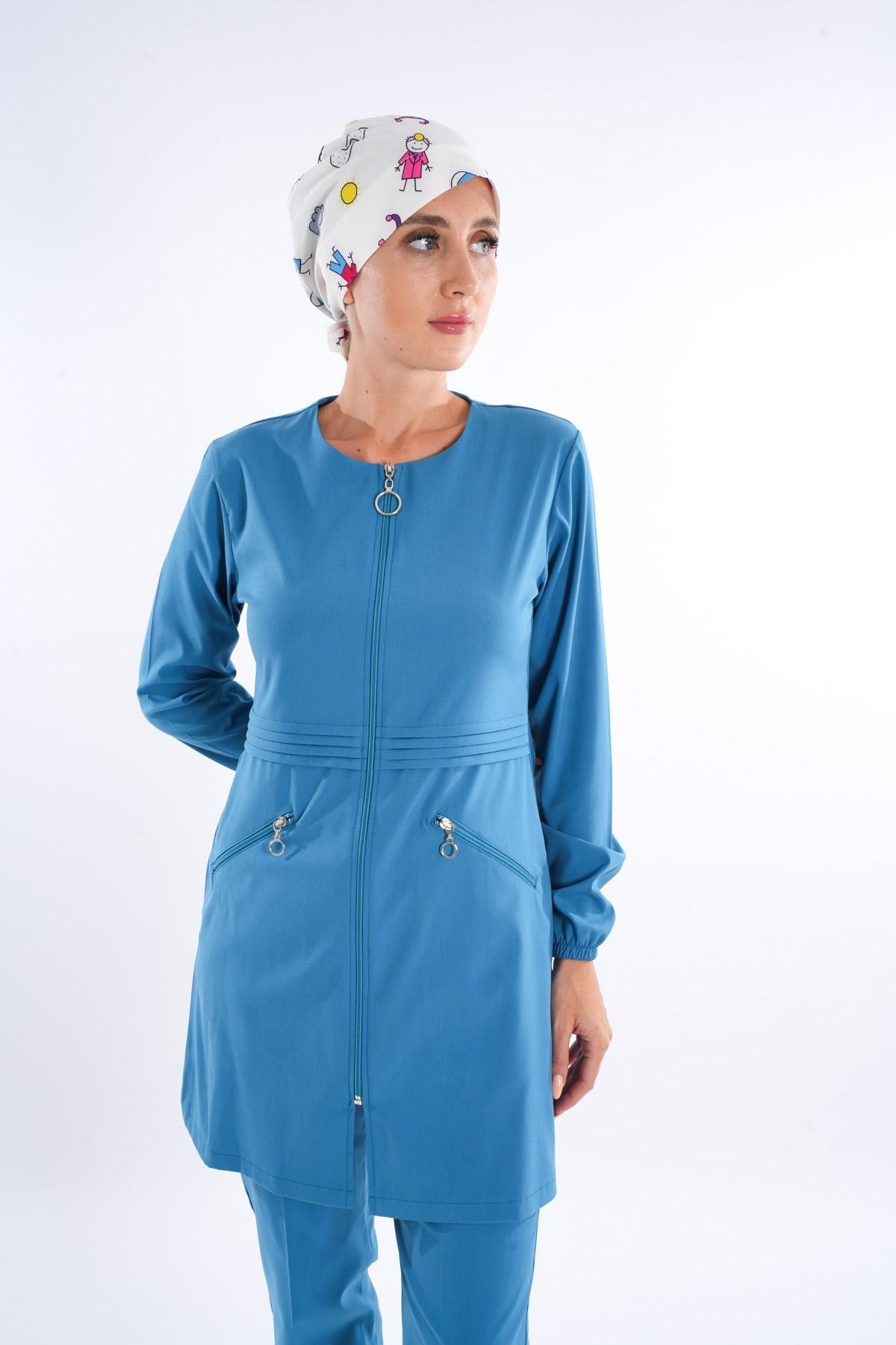 Badem Model Soft Likra Fermuarlı Petrol Mavi Renk Cerrahi Üniforma Takım-Nur Medikal Giyim