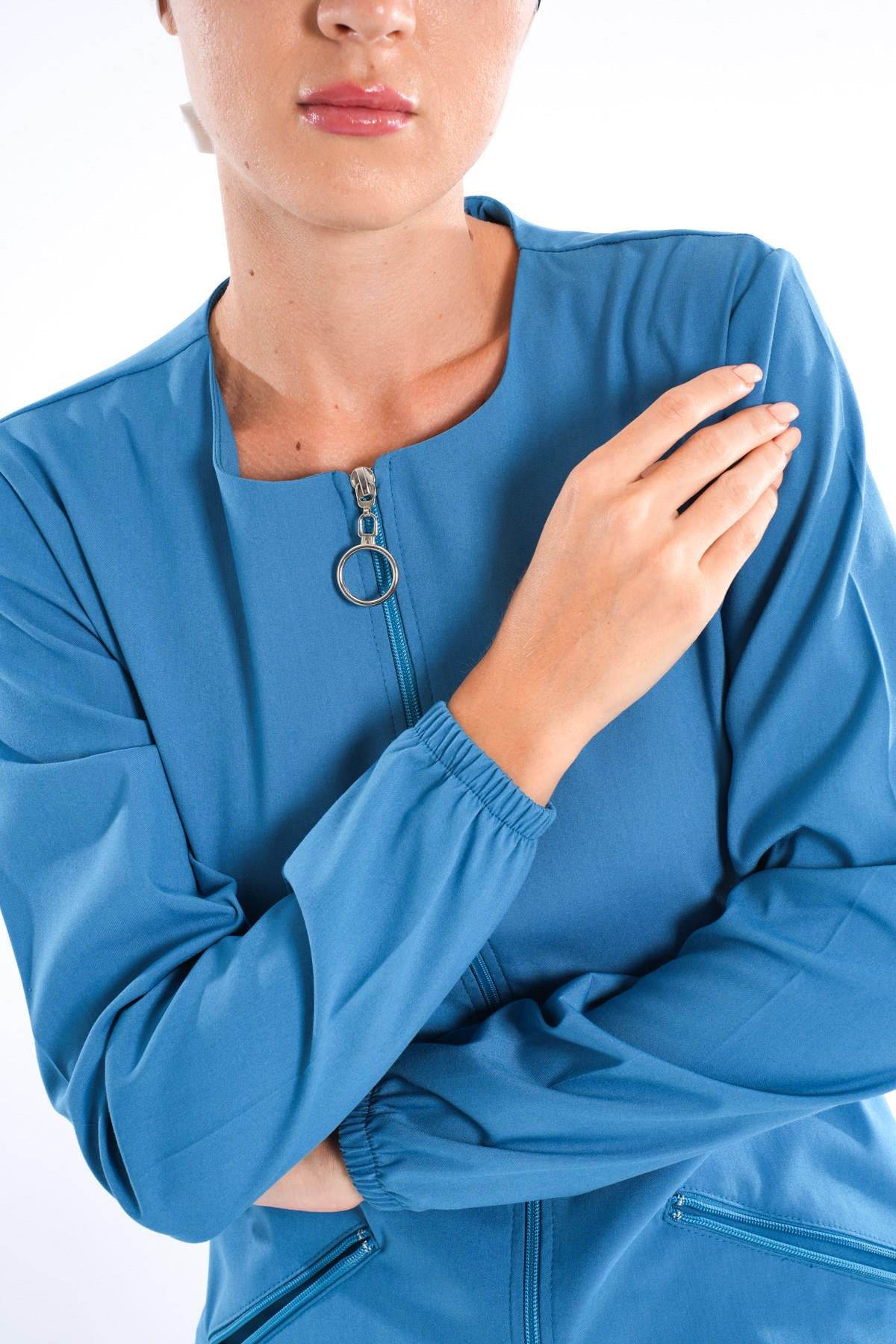 Badem Model Soft Likra Fermuarlı Petrol Mavi Renk Cerrahi Üniforma Takım-Nur Medikal Giyim