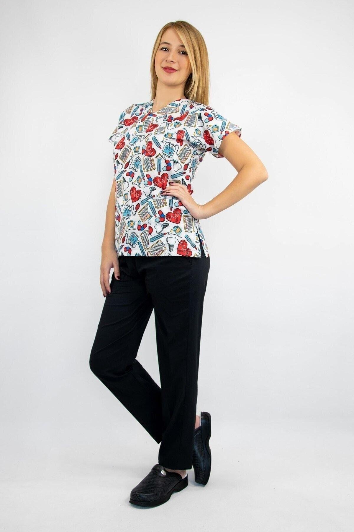 Beyaz Ilkyardım Desenli Likralı Alt Üst Takım-Nur Medikal Giyim