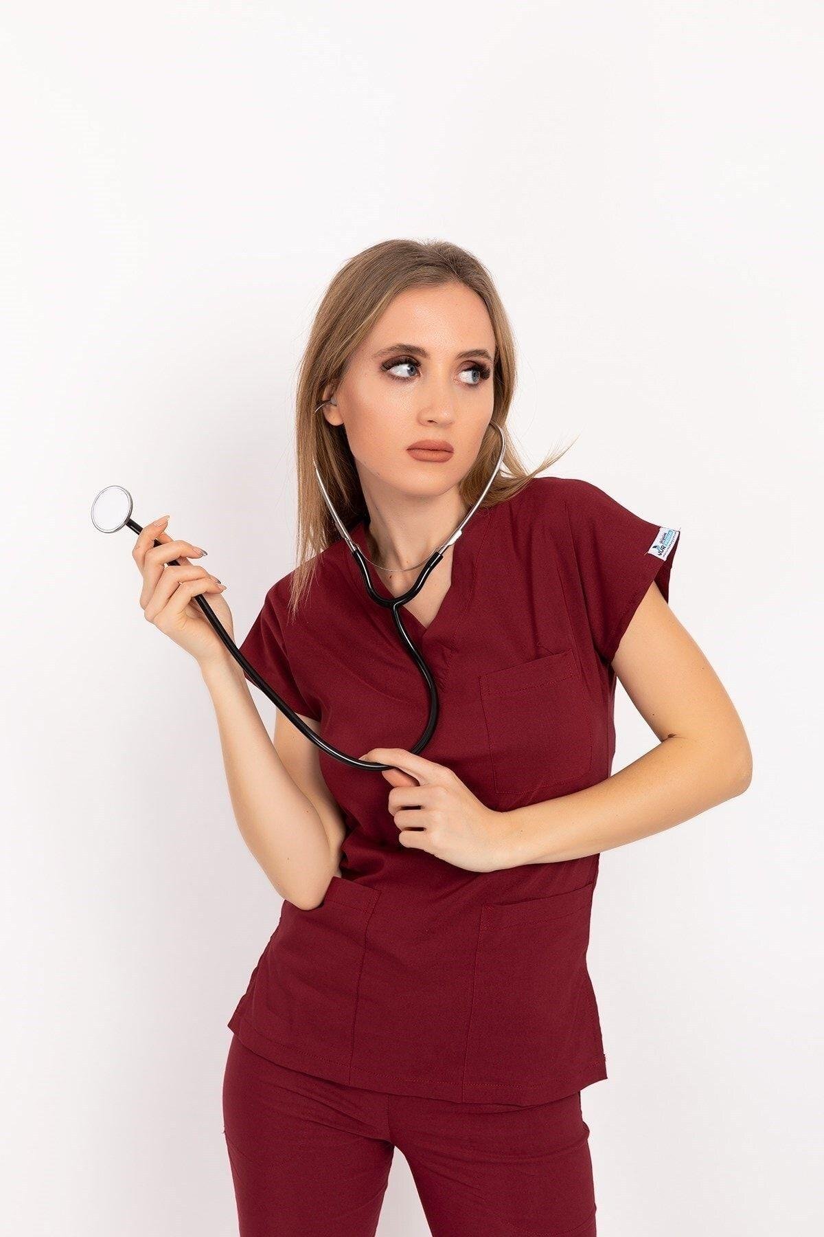 Bordo Renk Likralı Doktor Hemşire Cerrahi Tek Üst Forma-Nur Medikal Giyim
