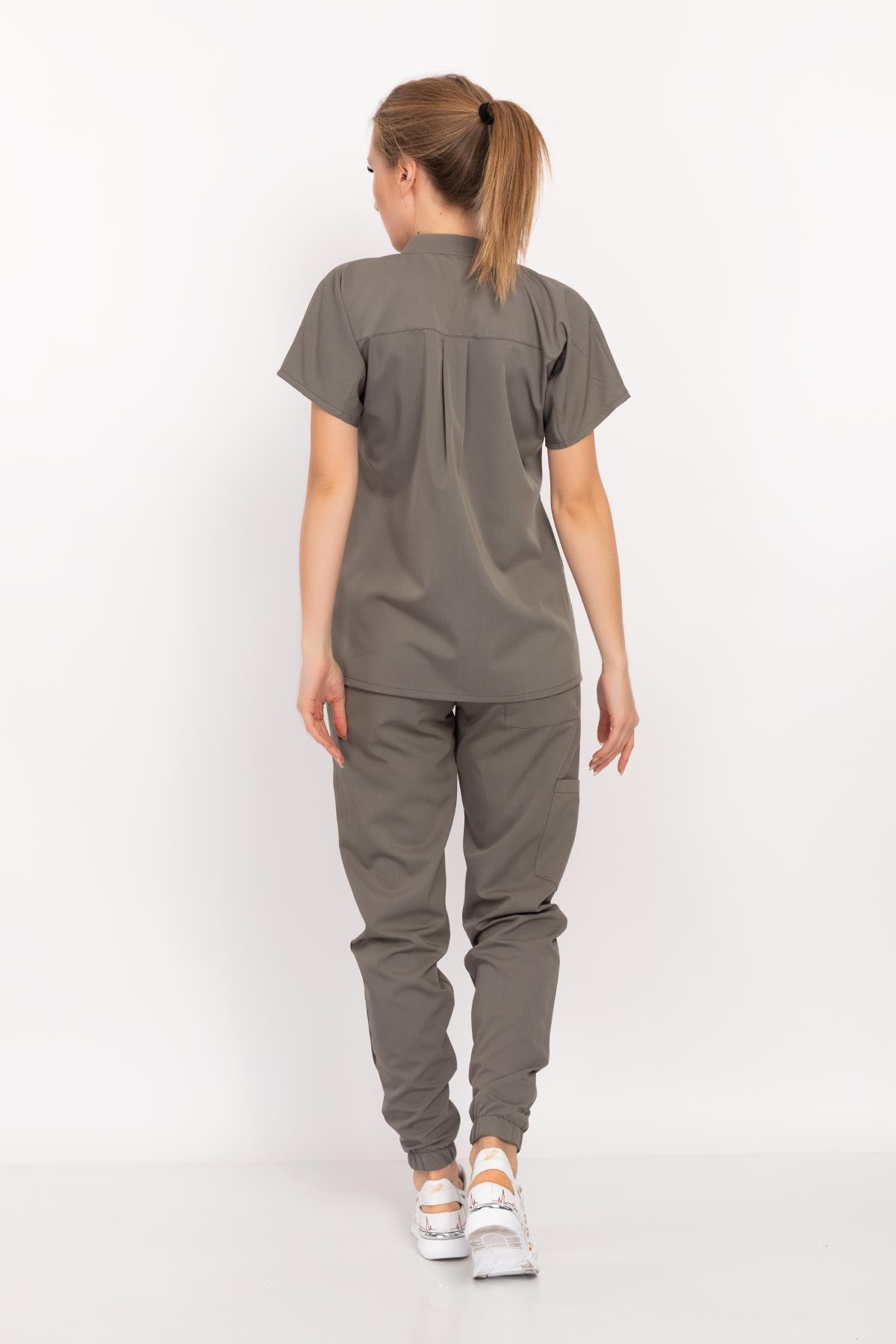 Çağla Model Elit Likra Zeytin Yeşili Renk Medikal Üniforma Scrubs-Nur Medikal Giyim