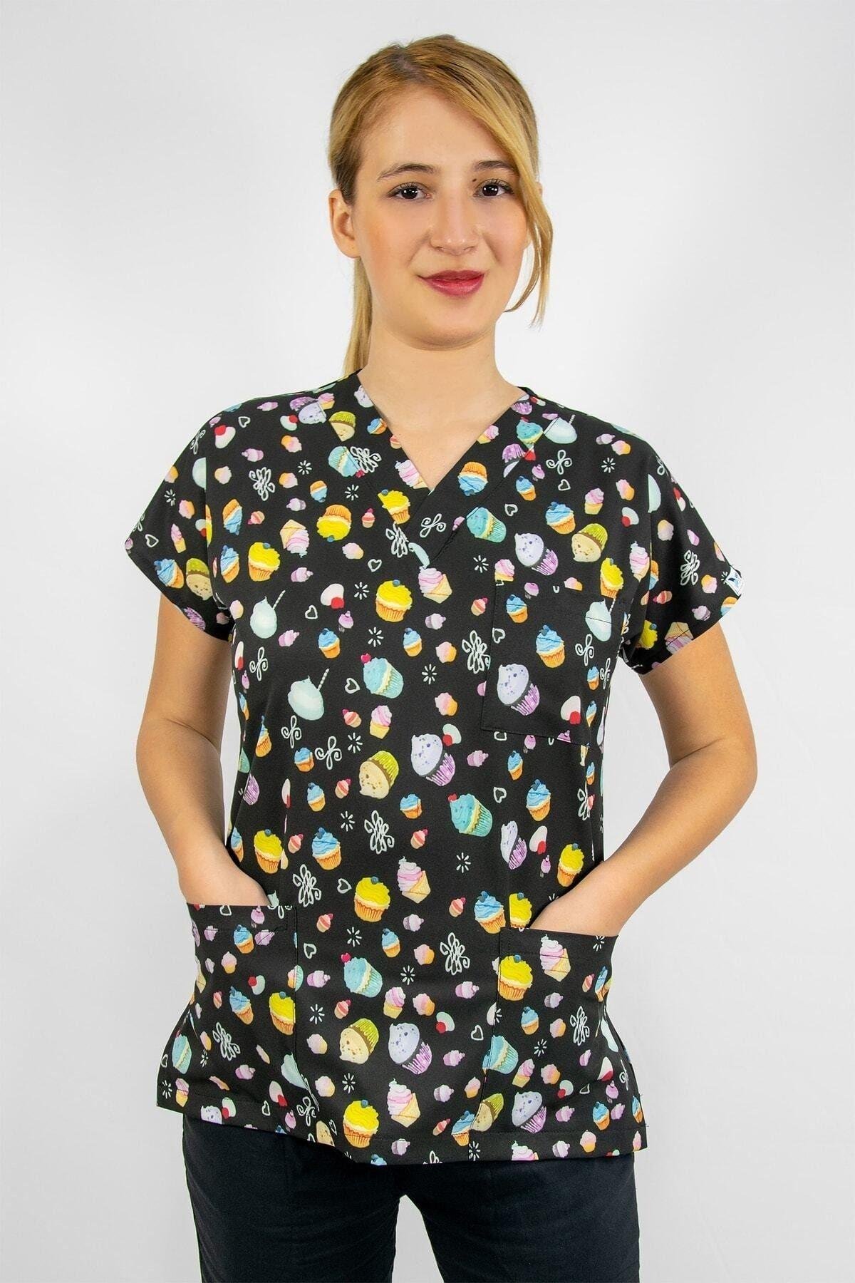 Doktor Hastane Hemşire Forması Cup Cake Pasta Desenli Likralı Üst Forma, Scrubs, Greys-Nur Medikal Giyim