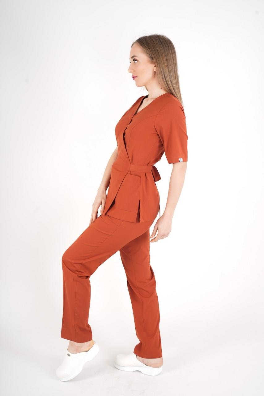 Kiremit Elegant Model Cerrahi Üniforma Belden Bağlamalı Scrubs Takım-Nur Medikal Giyim